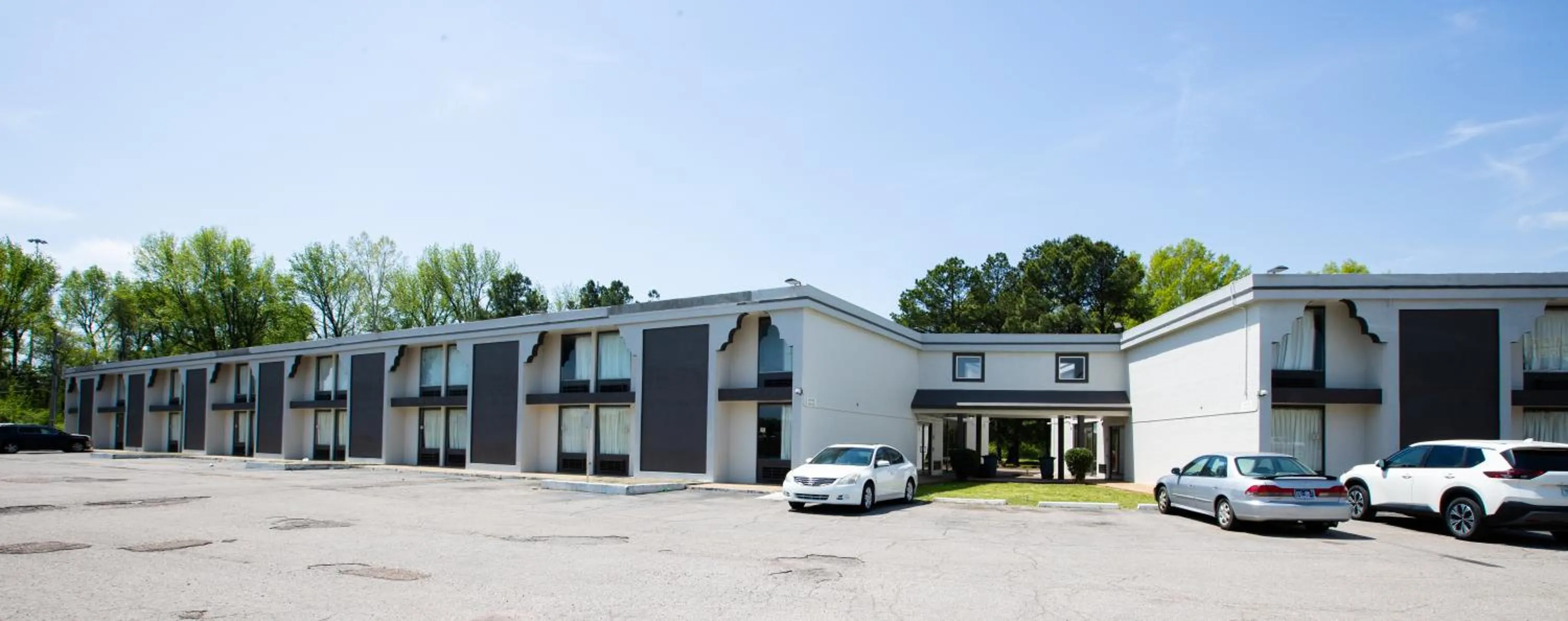 Property building in Studio 6 Suites Memphis, TN East Memphis