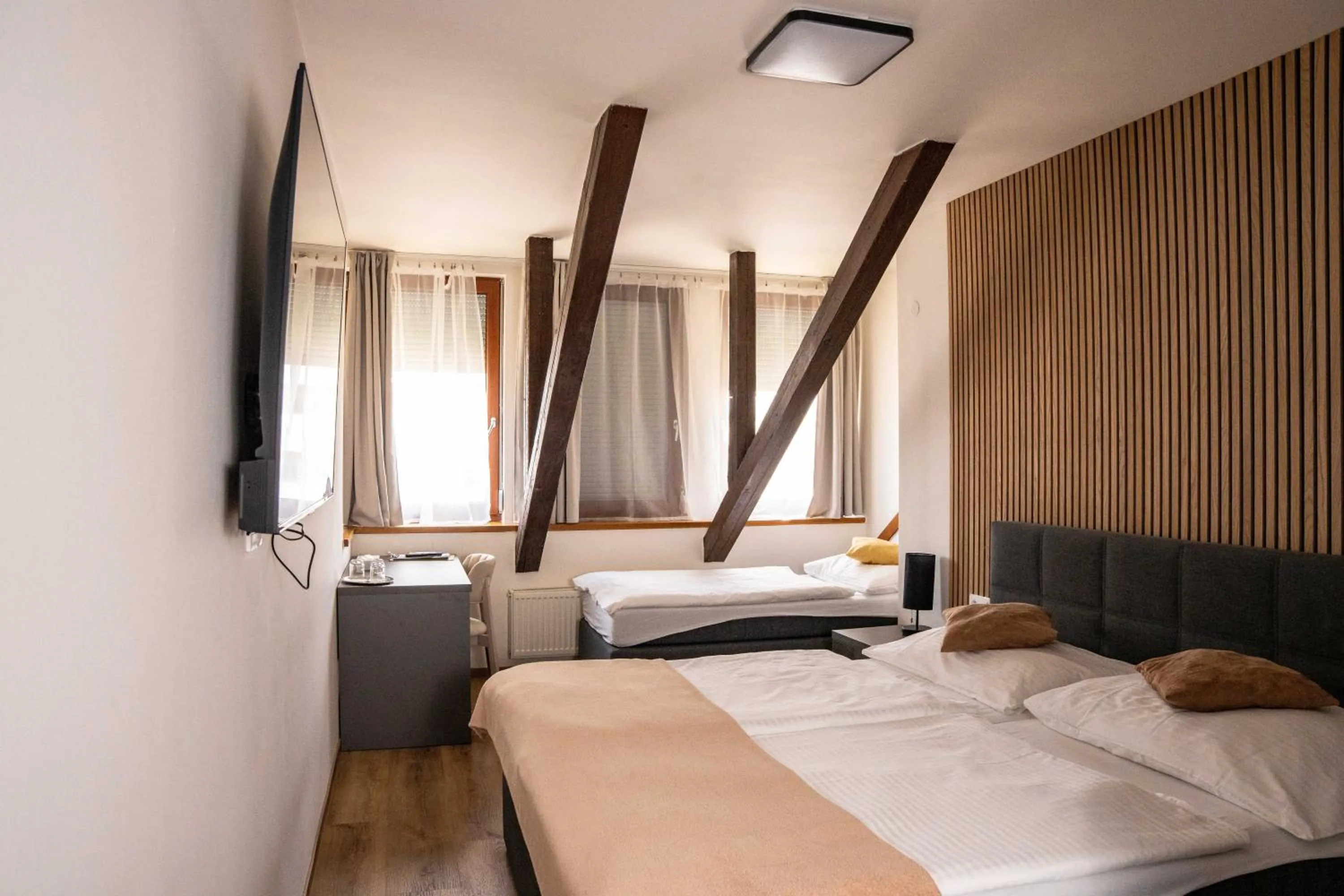 Bed in Hotel Sharingham