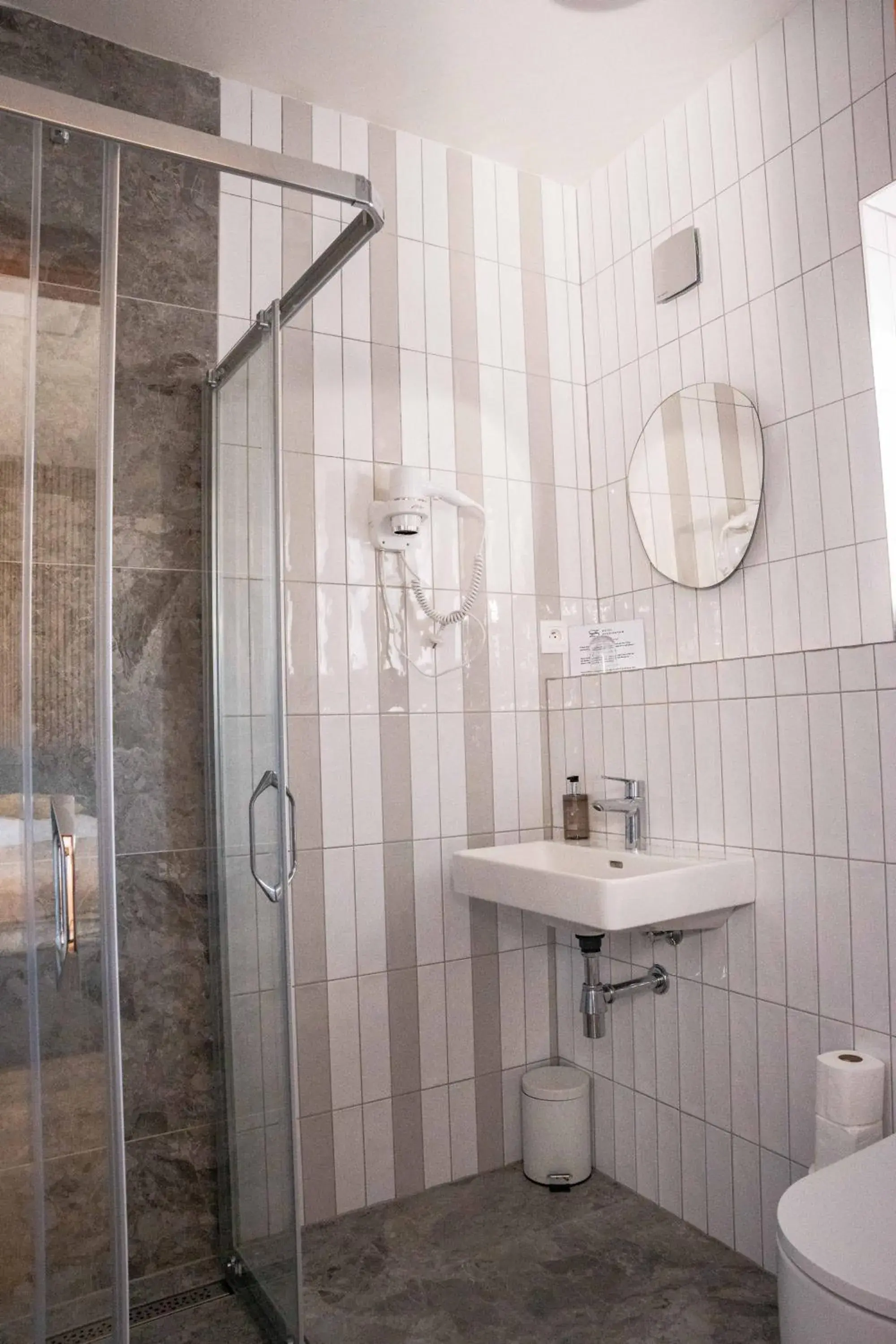 Double or Twin Room - single occupancy in Hotel Sharingham Double or Twin Room - single occupancy in Hotel Sharingham