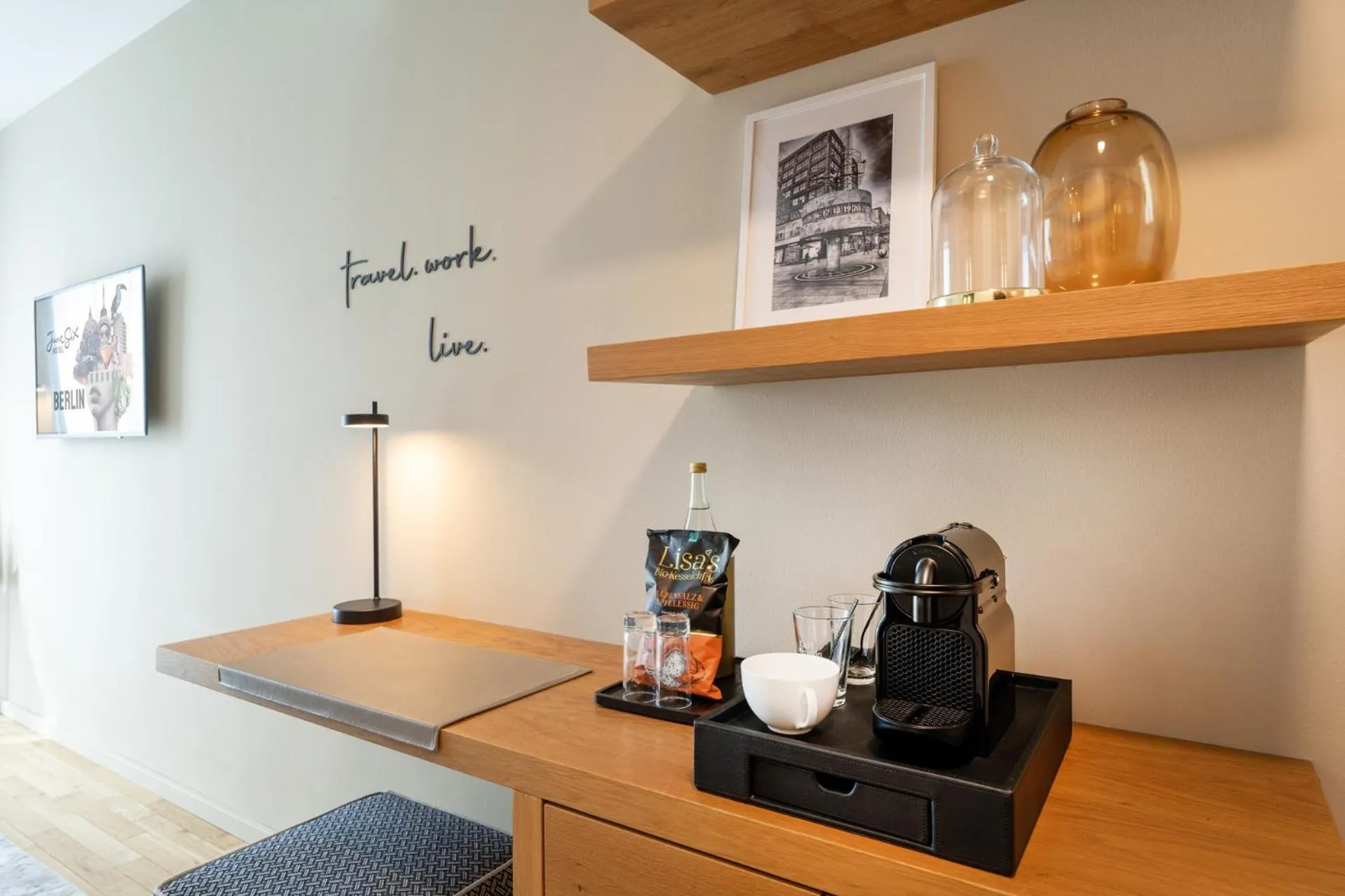 Coffee/tea facilities in June Six Hotel Berlin City West