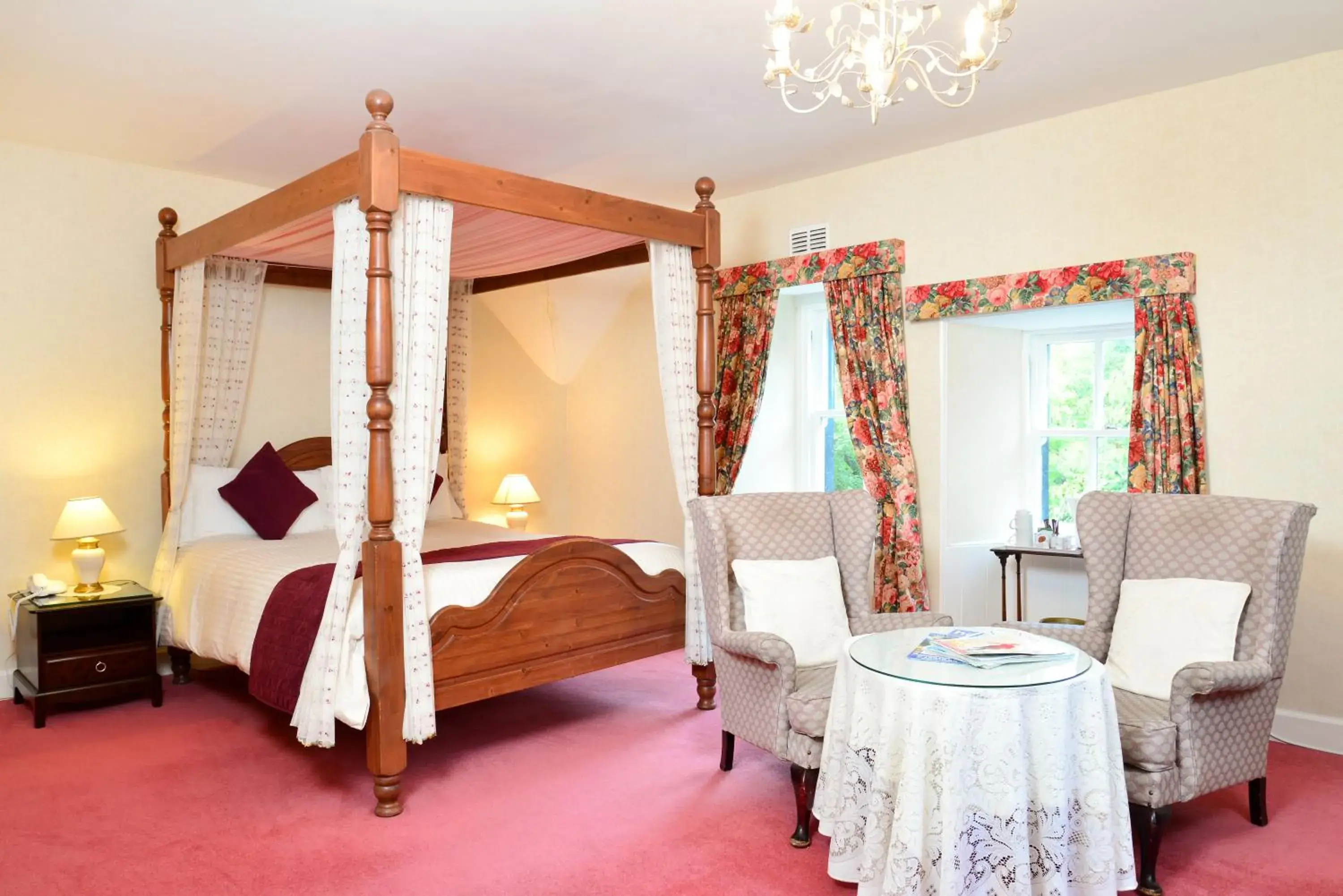 Double Room with Four Poster Bed in The Lagg Double Room with Four Poster Bed in The Lagg