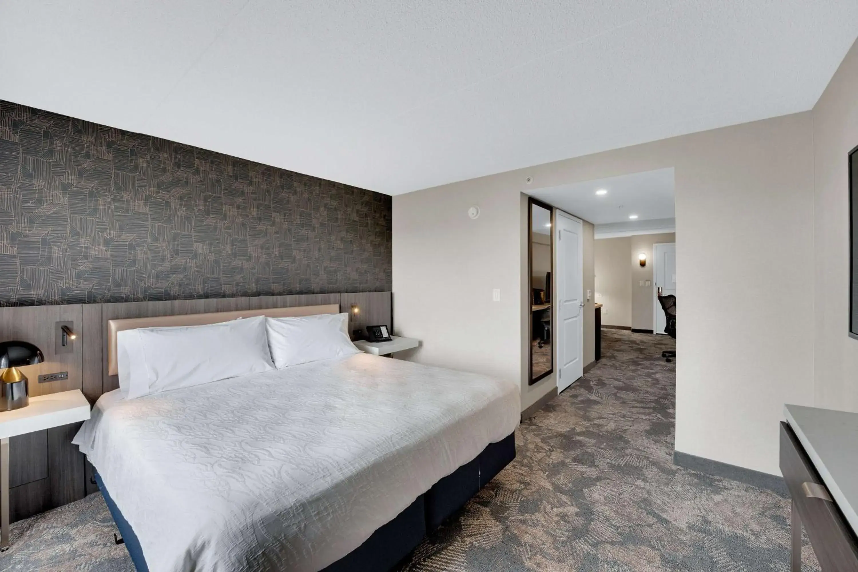 One-Bedroom King Suite in Hilton Garden Inn Toronto/Brampton One-Bedroom King Suite in Hilton Garden Inn Toronto/Brampton