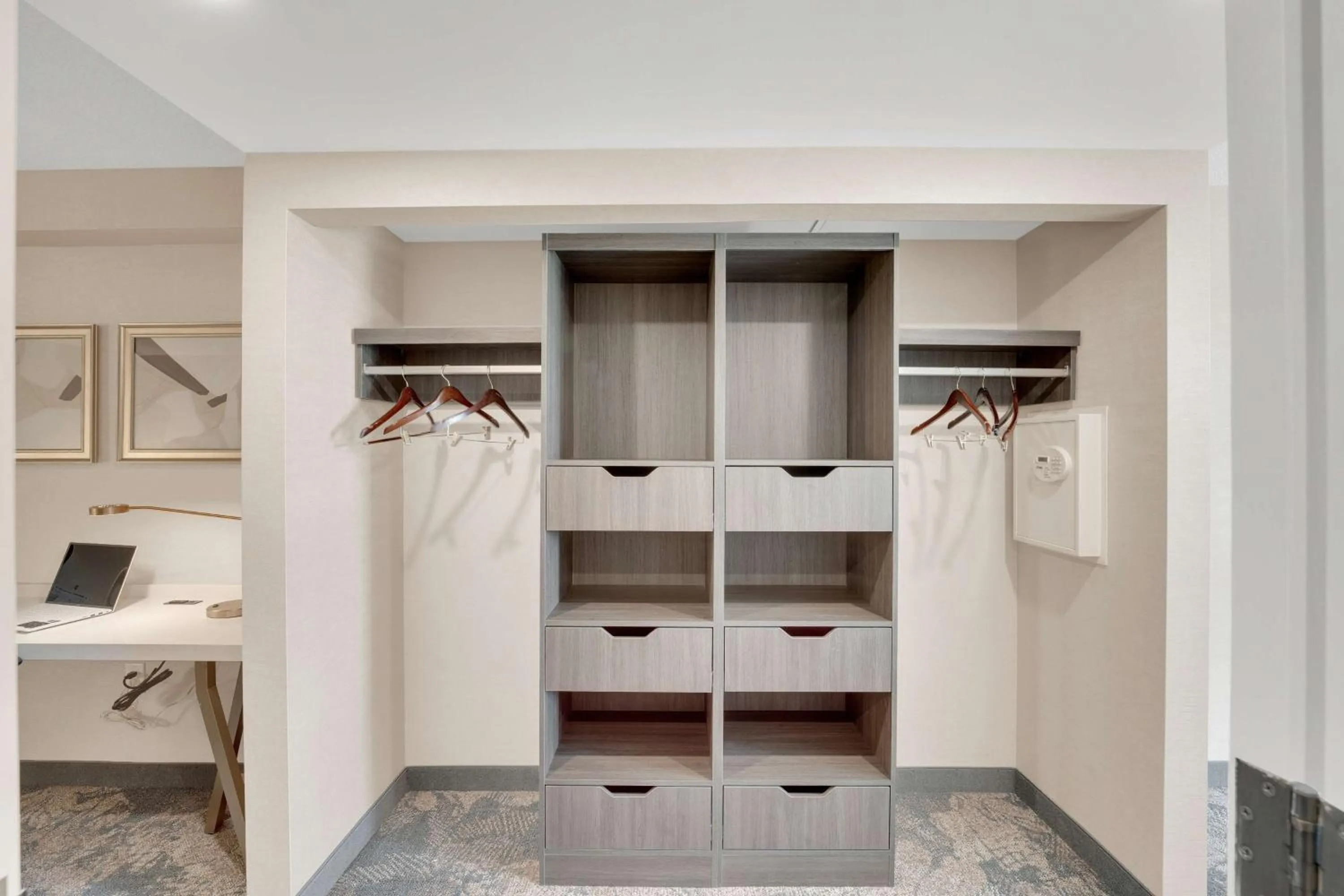 Photo of the whole room in Hilton Garden Inn Toronto/Brampton