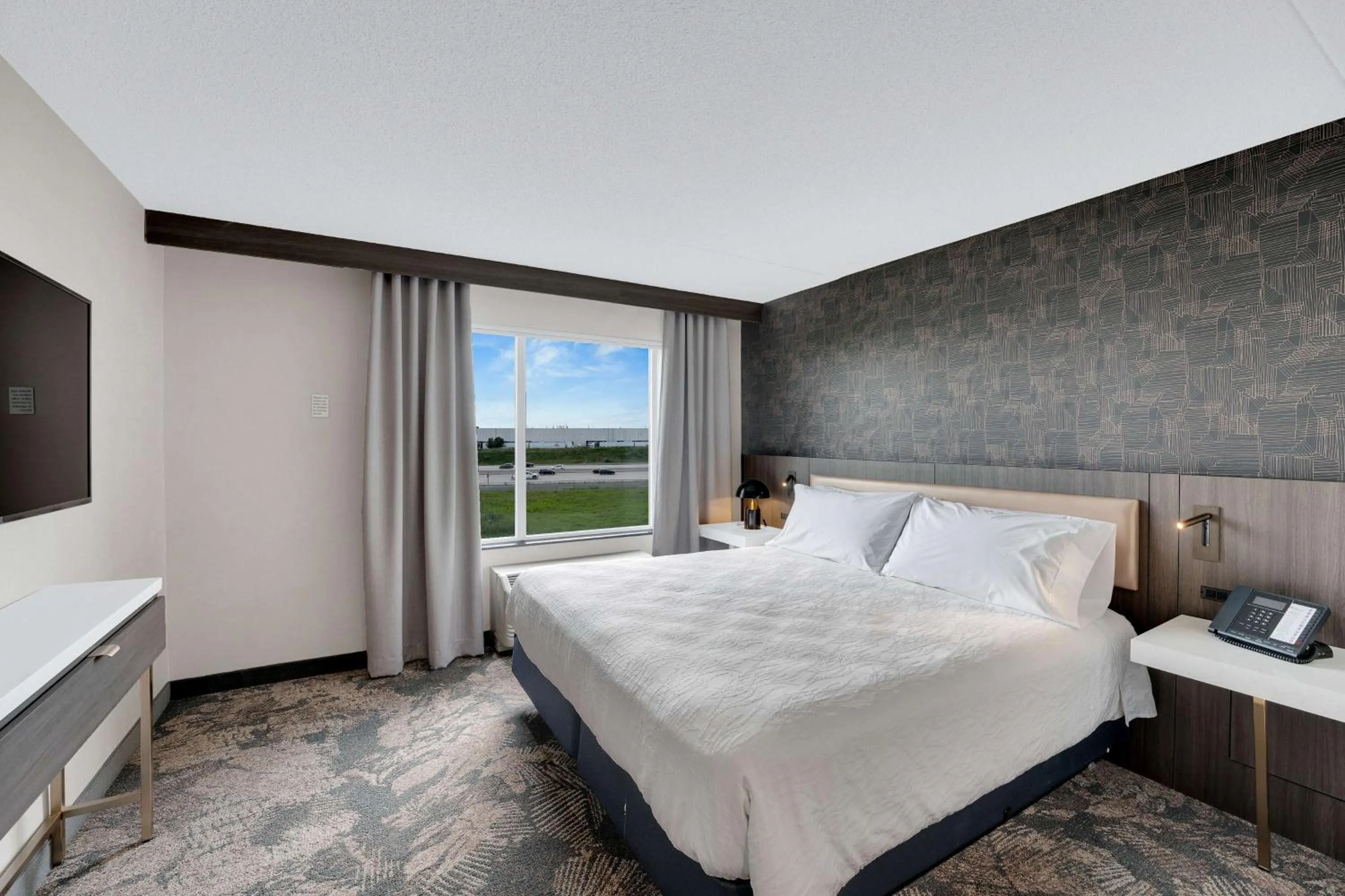 Bed in Hilton Garden Inn Toronto/Brampton