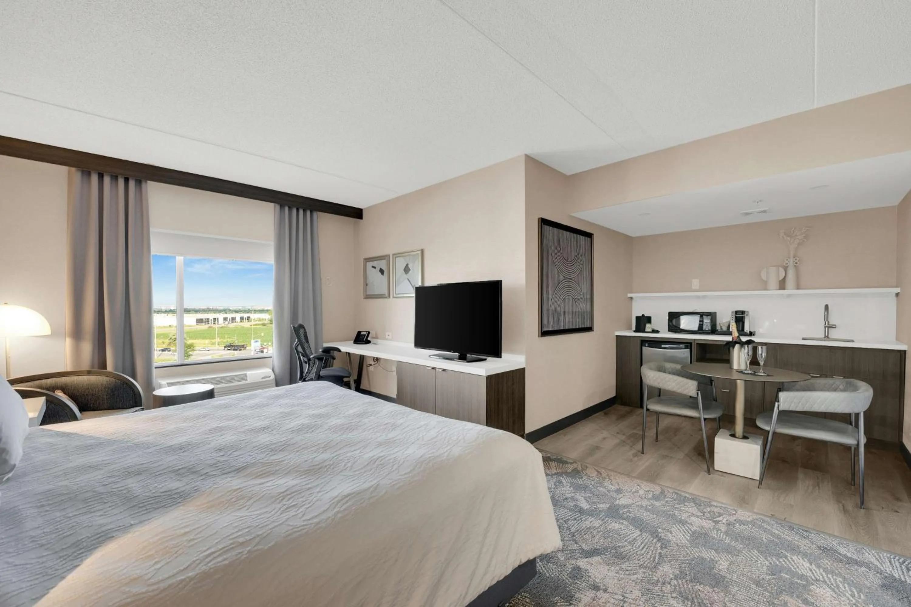 Bed in Hilton Garden Inn Toronto/Brampton