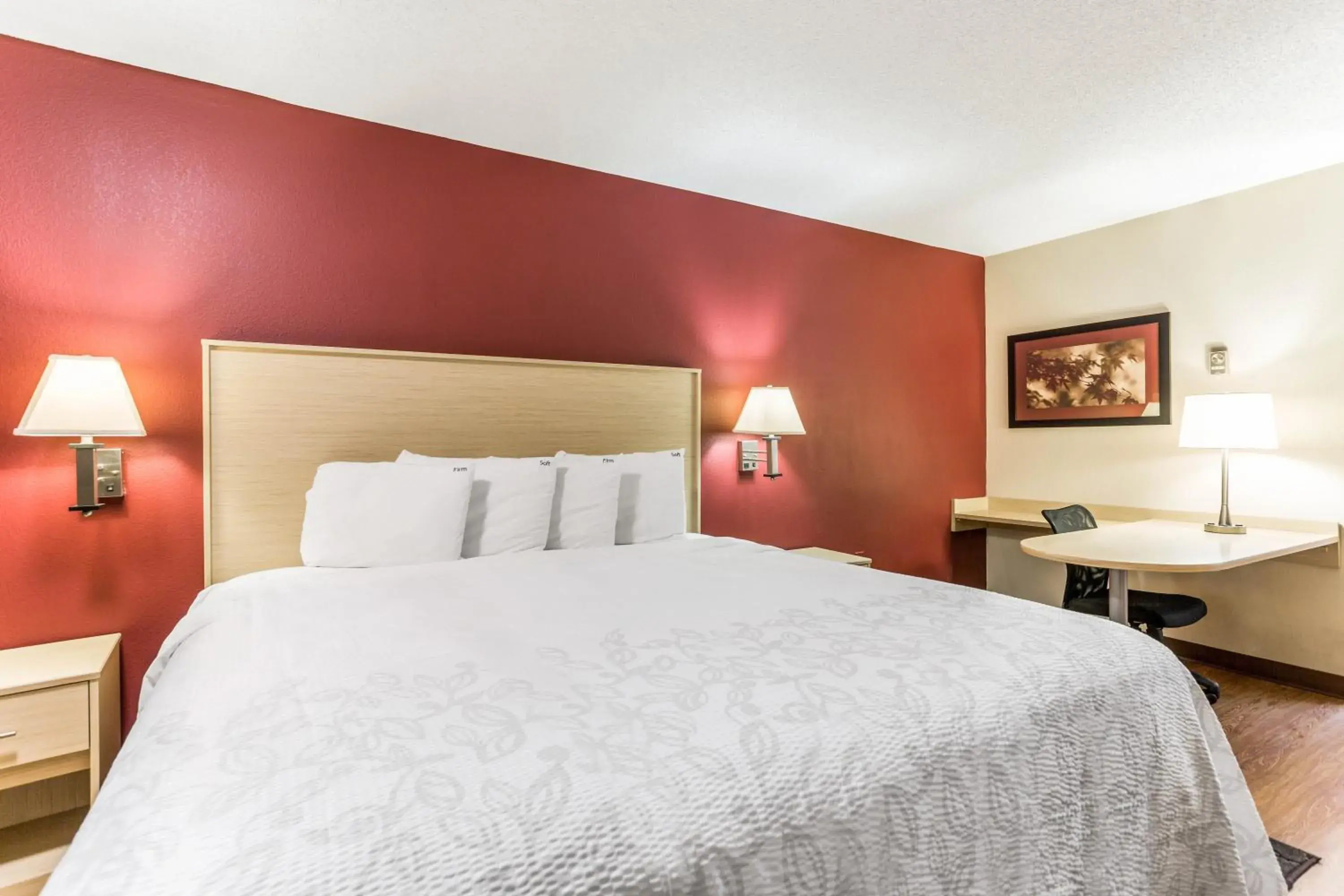 Superior King Room Smoke Free in Red Roof Inn PLUS+ Nashville North Goodlettsville Superior King Room Smoke Free in Red Roof Inn PLUS+ Nashville North Goodlettsville