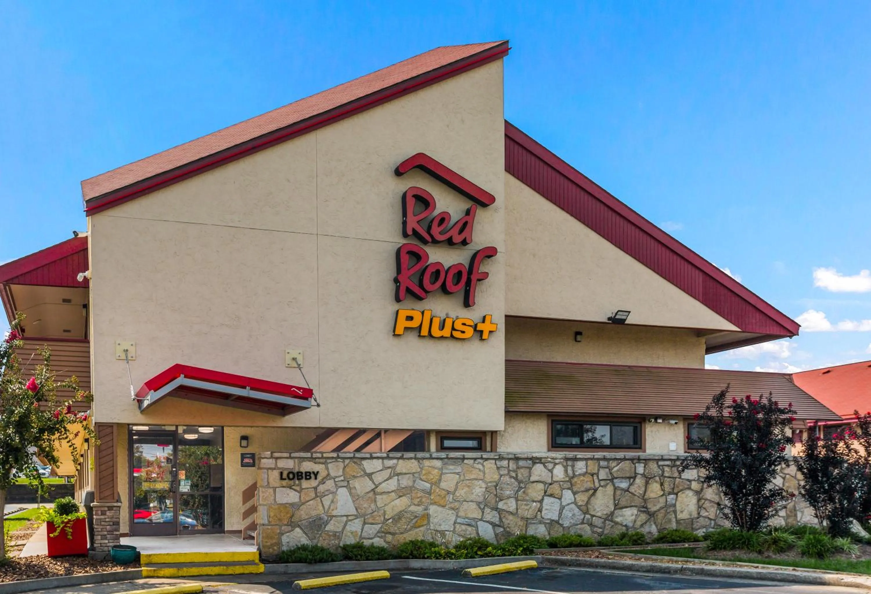 Property building in Red Roof Inn PLUS+ Nashville North Goodlettsville