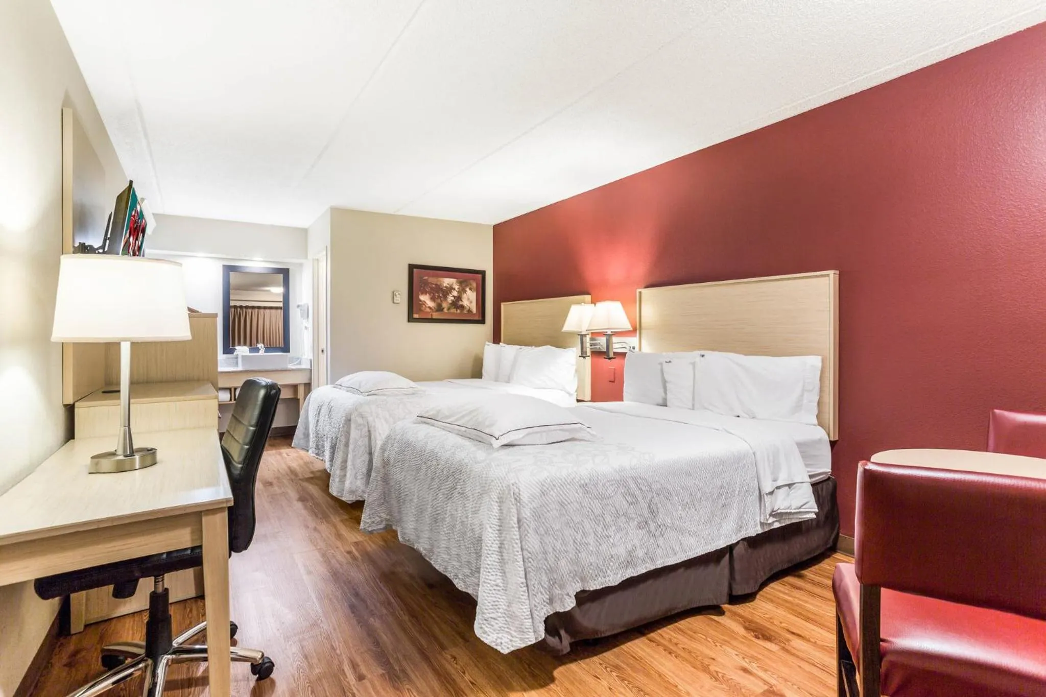 Photo of the whole room in Red Roof Inn PLUS+ Nashville North Goodlettsville