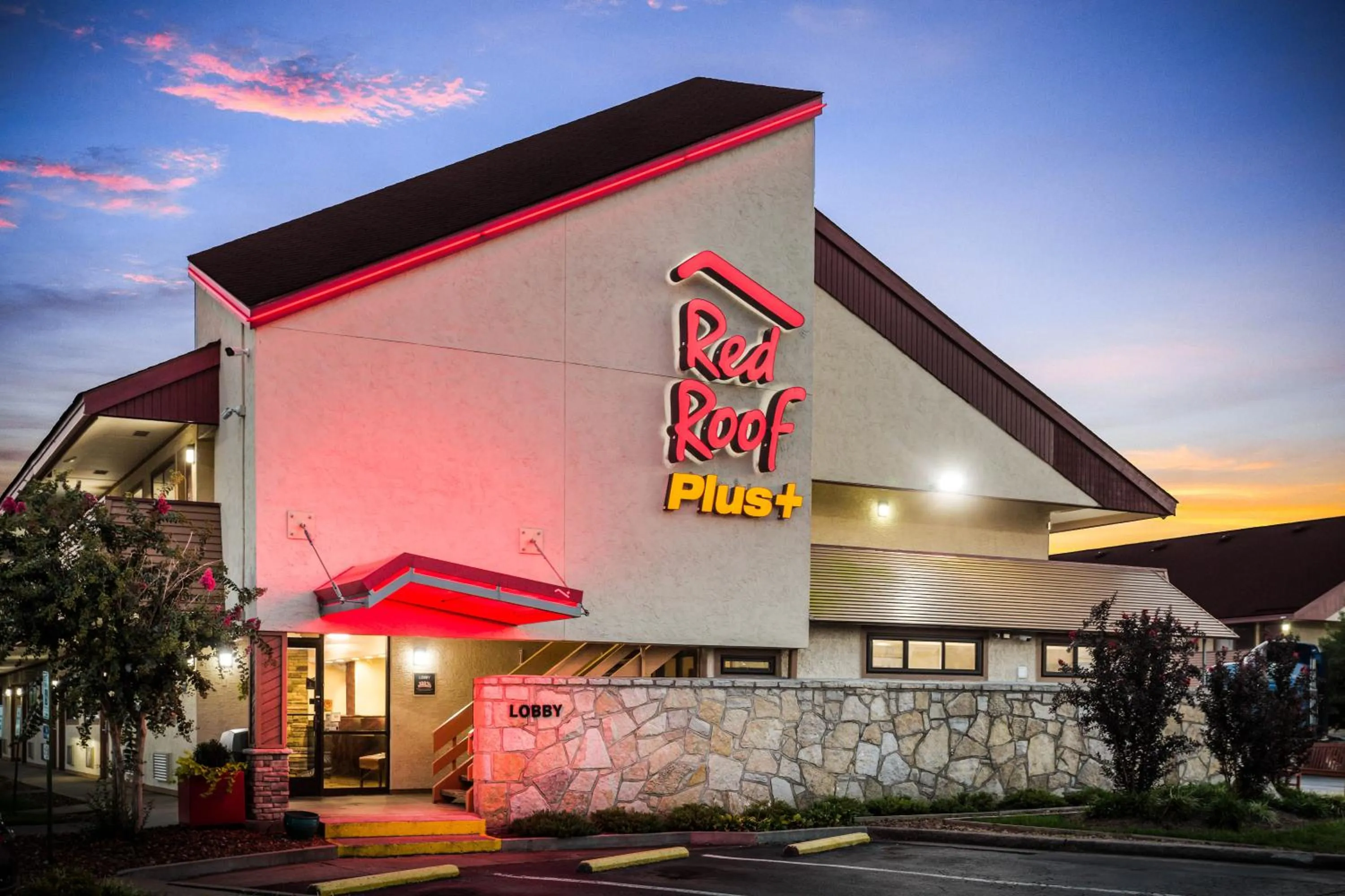 Property building in Red Roof Inn PLUS+ Nashville North Goodlettsville