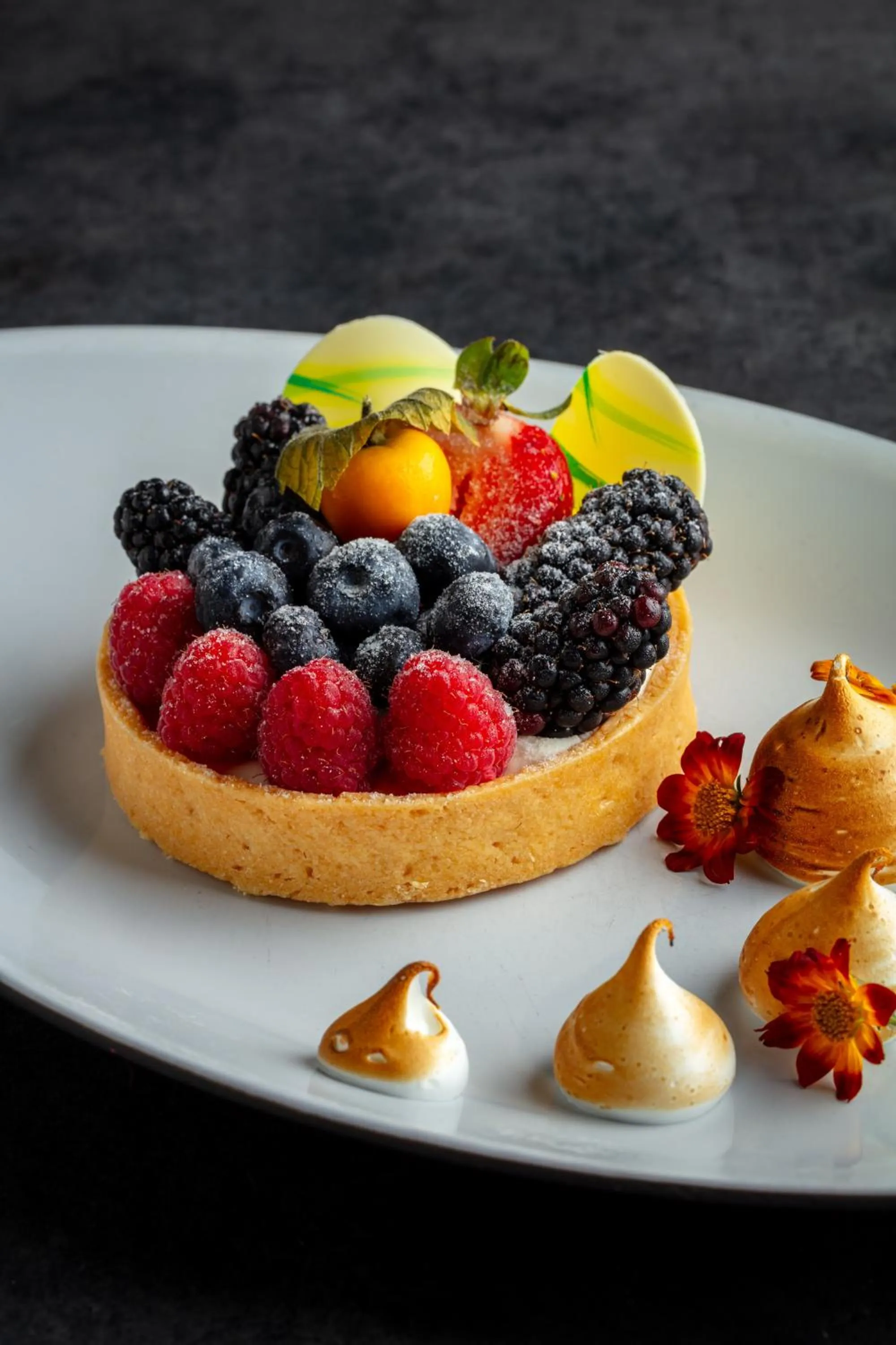 Restaurant/places to eat in The Waterfront Beach Resort, A Hilton Hotel