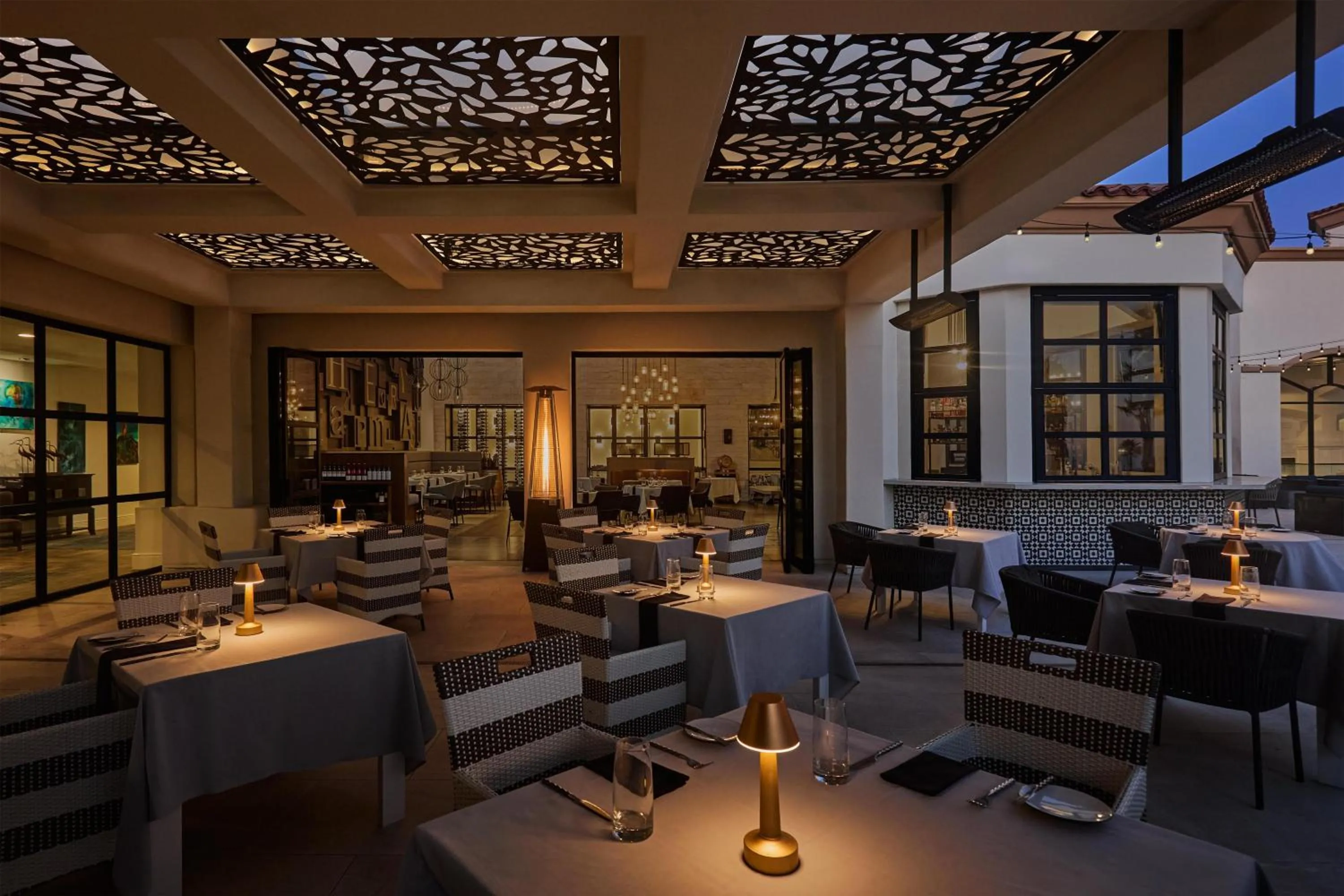 Restaurant/places to eat in The Waterfront Beach Resort, A Hilton Hotel