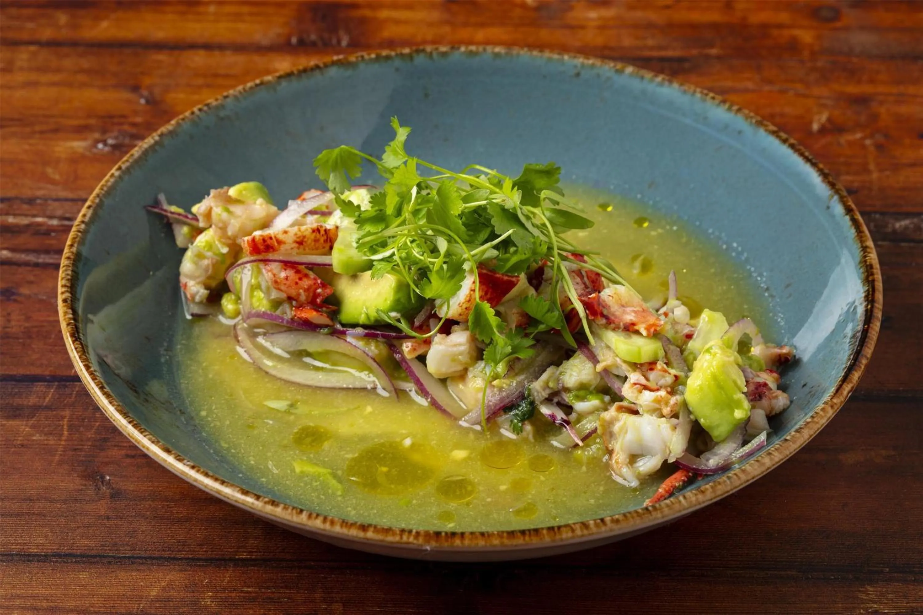 Lounge or bar in The Waterfront Beach Resort, A Hilton Hotel