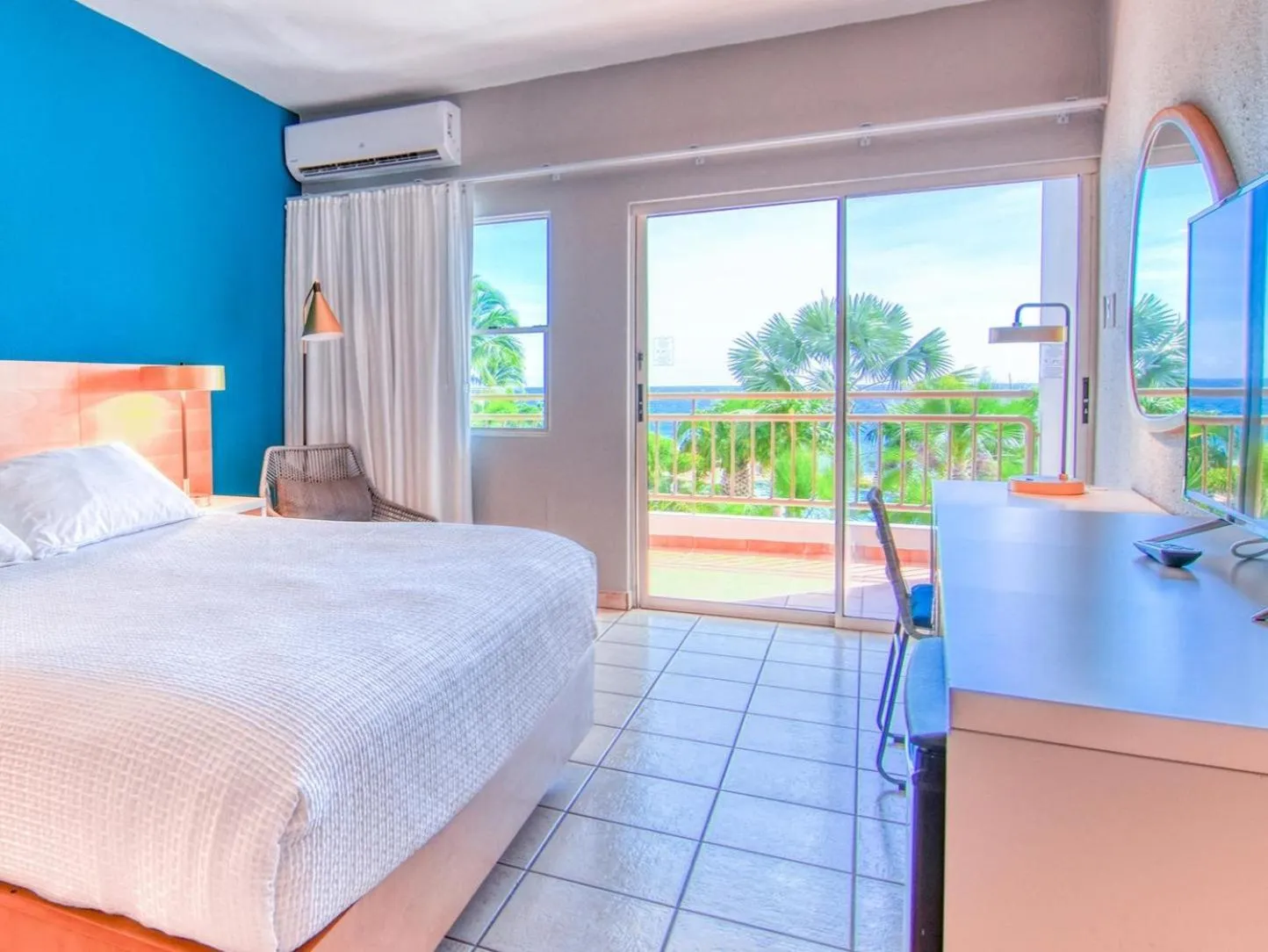 Bed in Rincon of the Seas Grand Caribbean Hotel