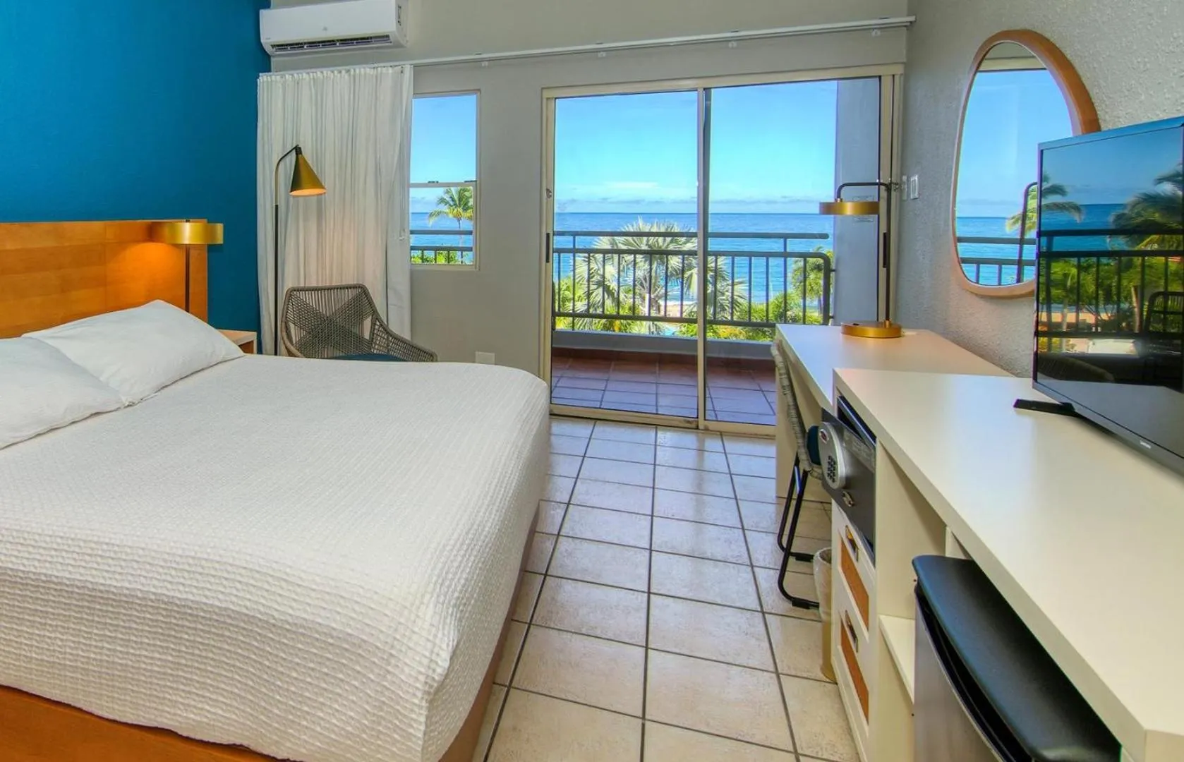 Bed in Rincon of the Seas Grand Caribbean Hotel