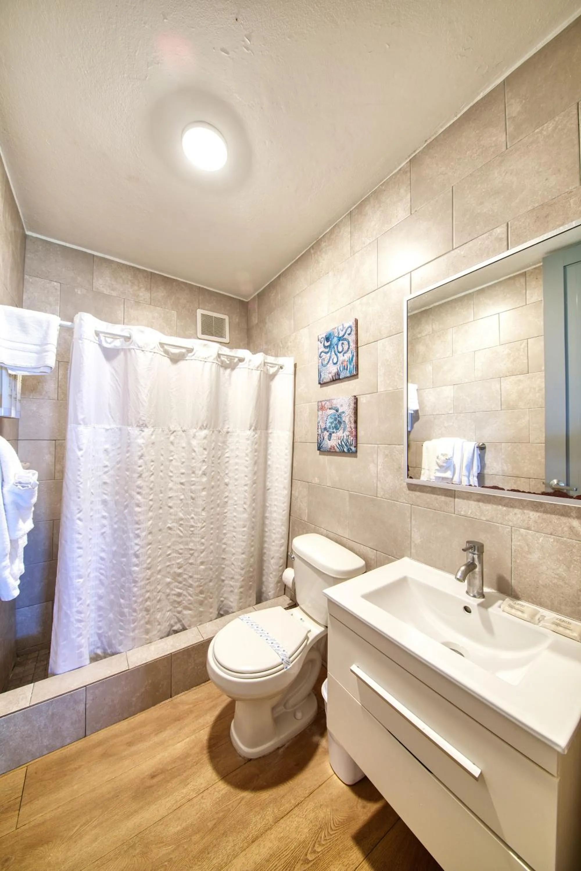 Shower in Rincon of the Seas Grand Caribbean Hotel