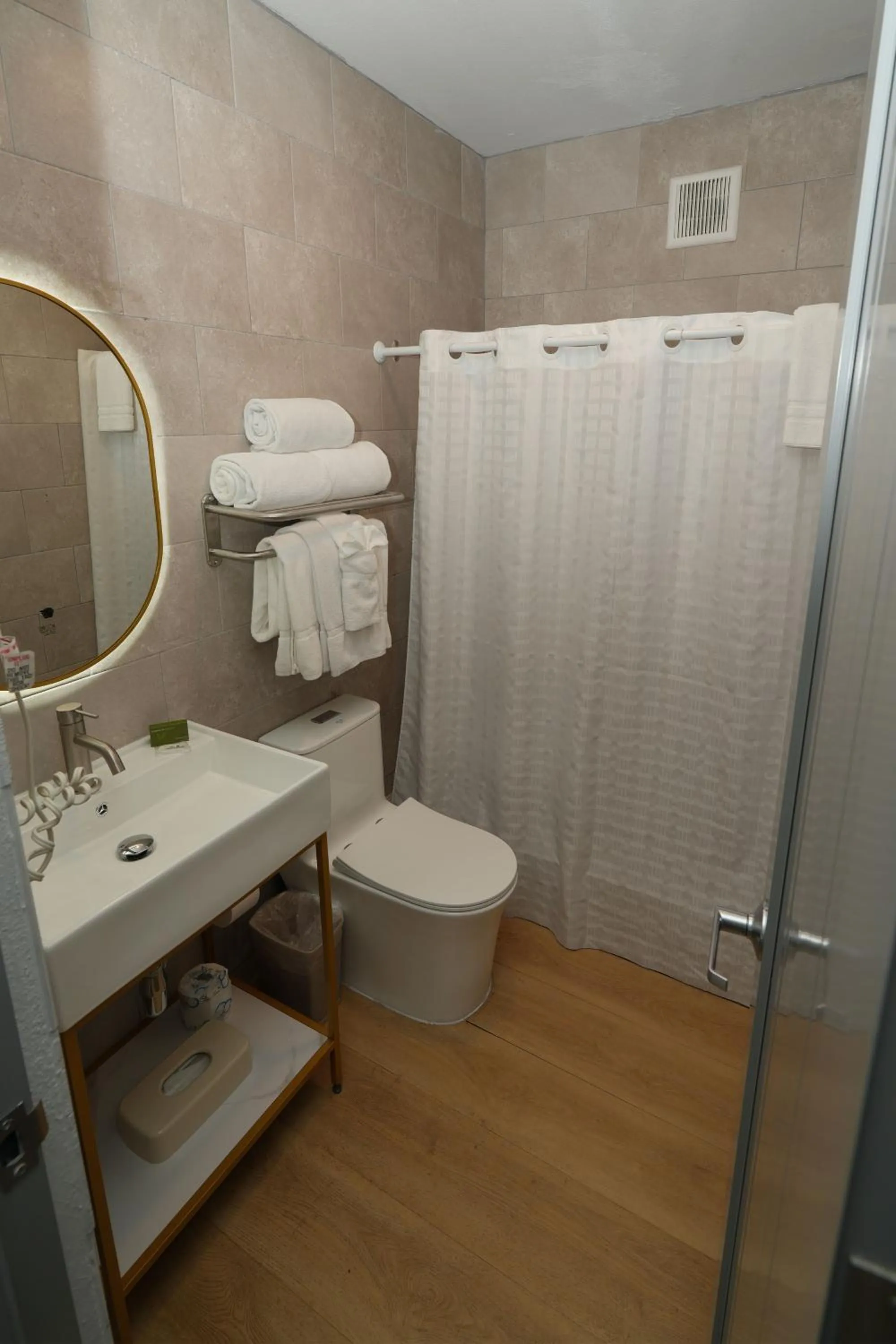 Shower in Rincon of the Seas Grand Caribbean Hotel