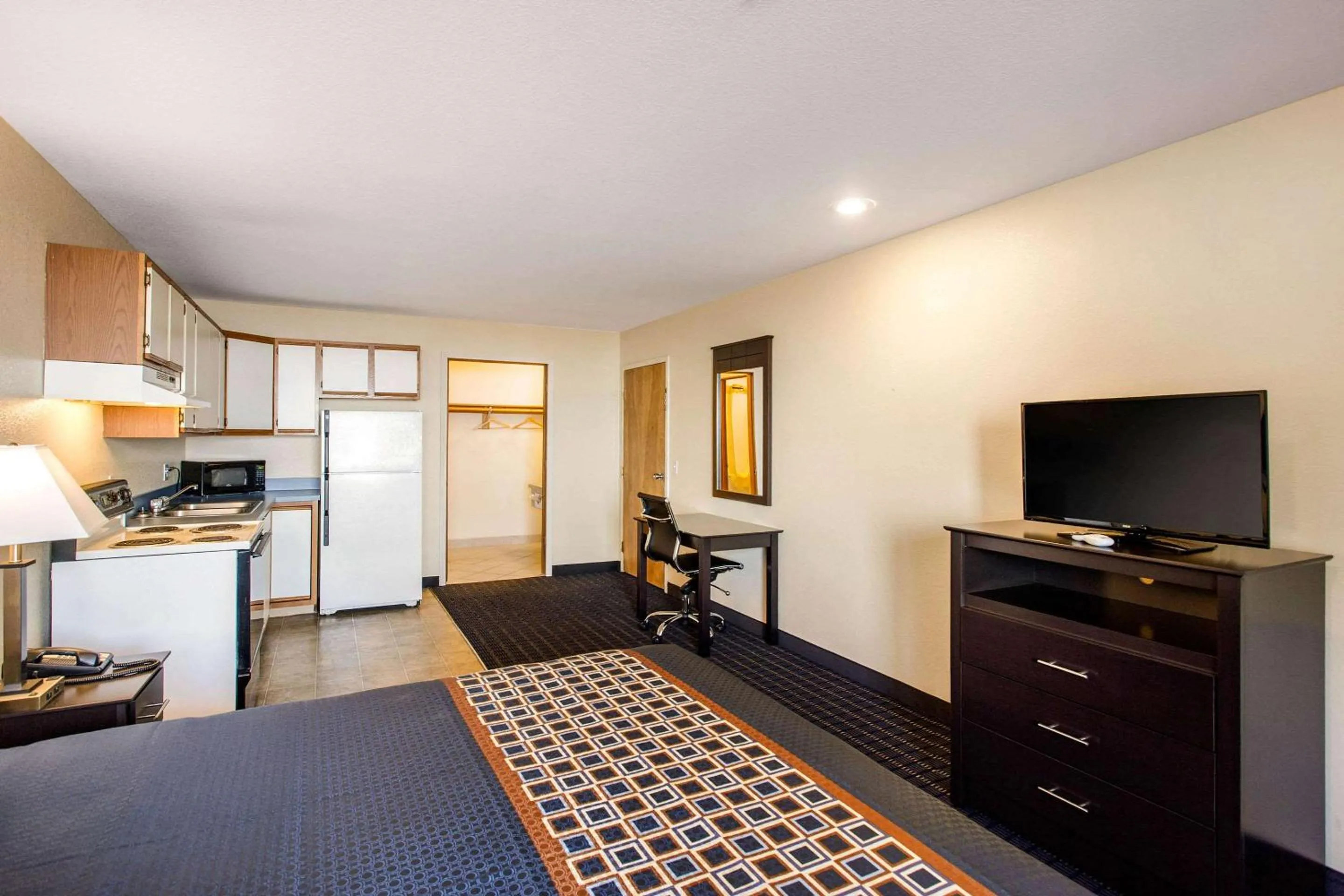 Bedroom in Rodeway Inn Coeur d'Alene