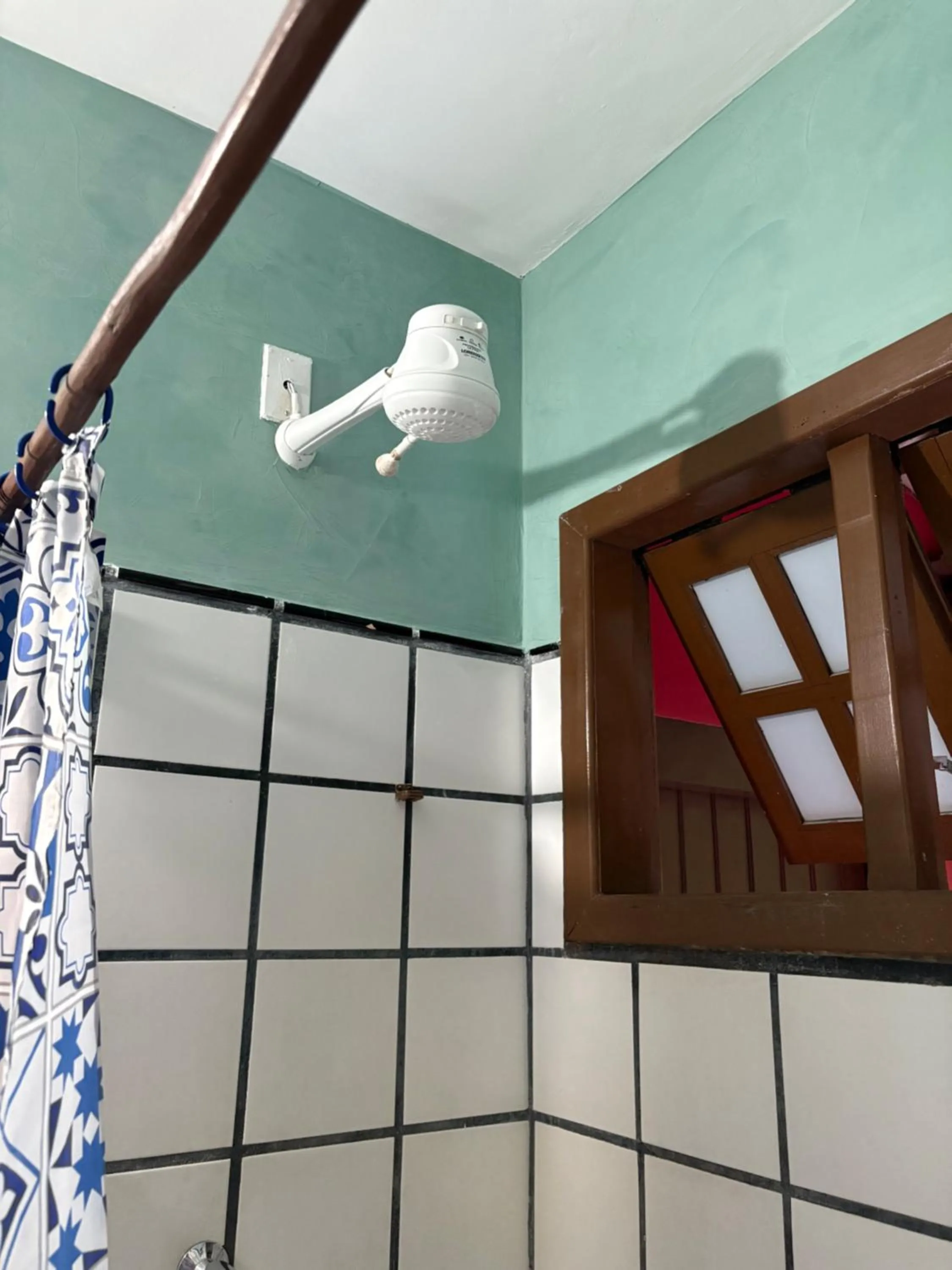 Shower in Novos Baianos Hostel e Pousada