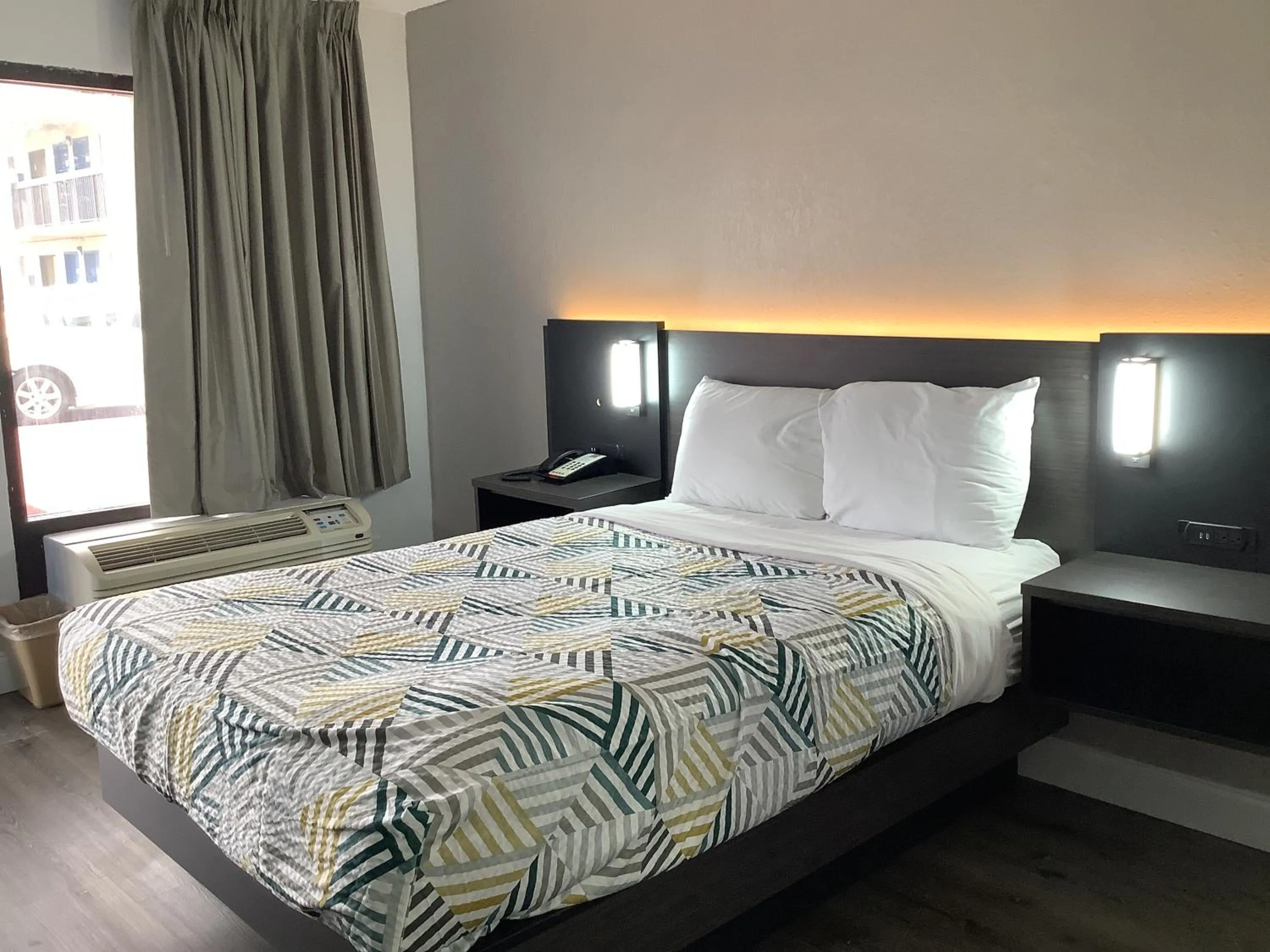 Bedroom, Bed in Motel 6-Memphis, TN - East