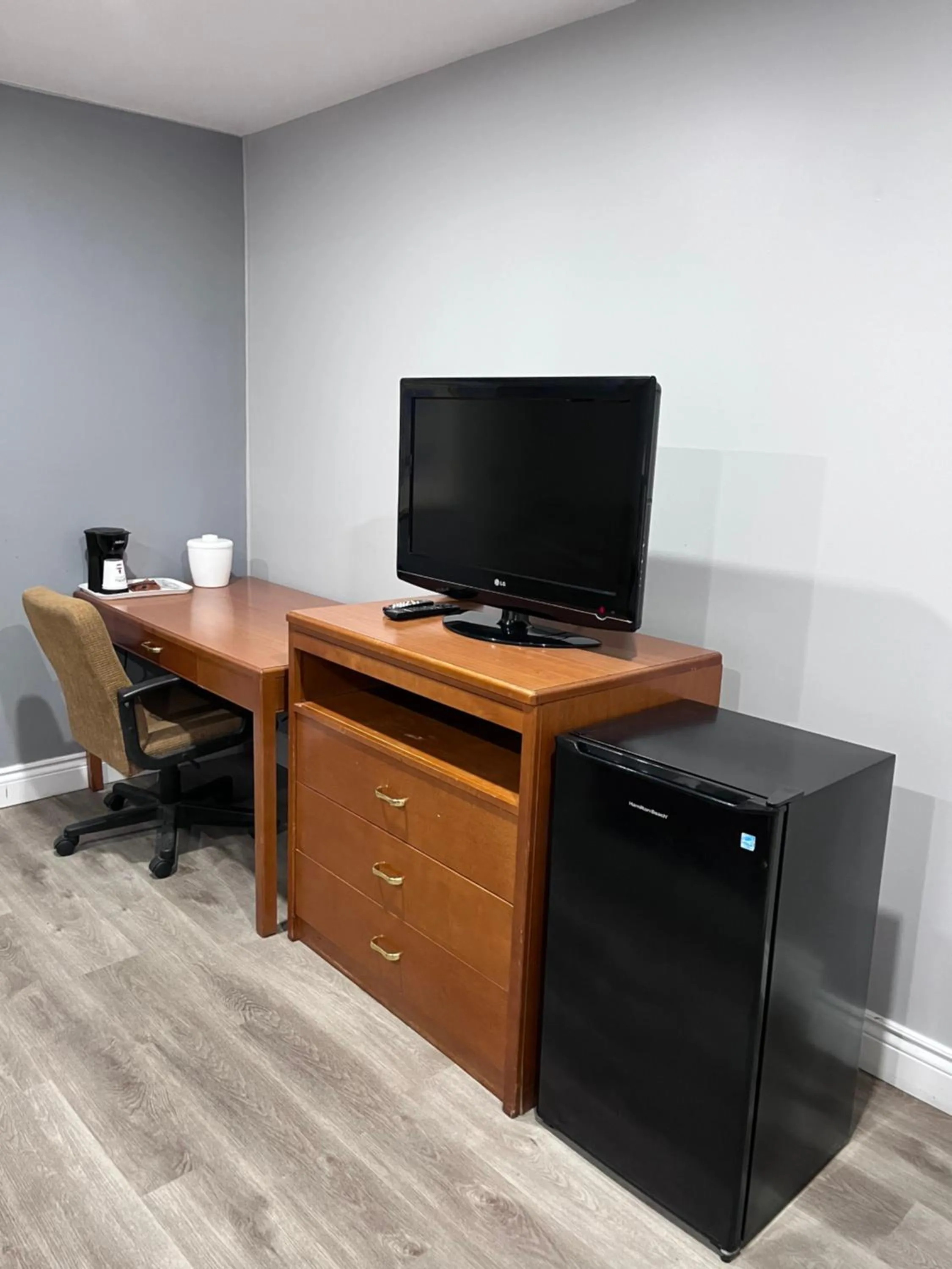 Knights Inn - Park Villa Motel, Midland