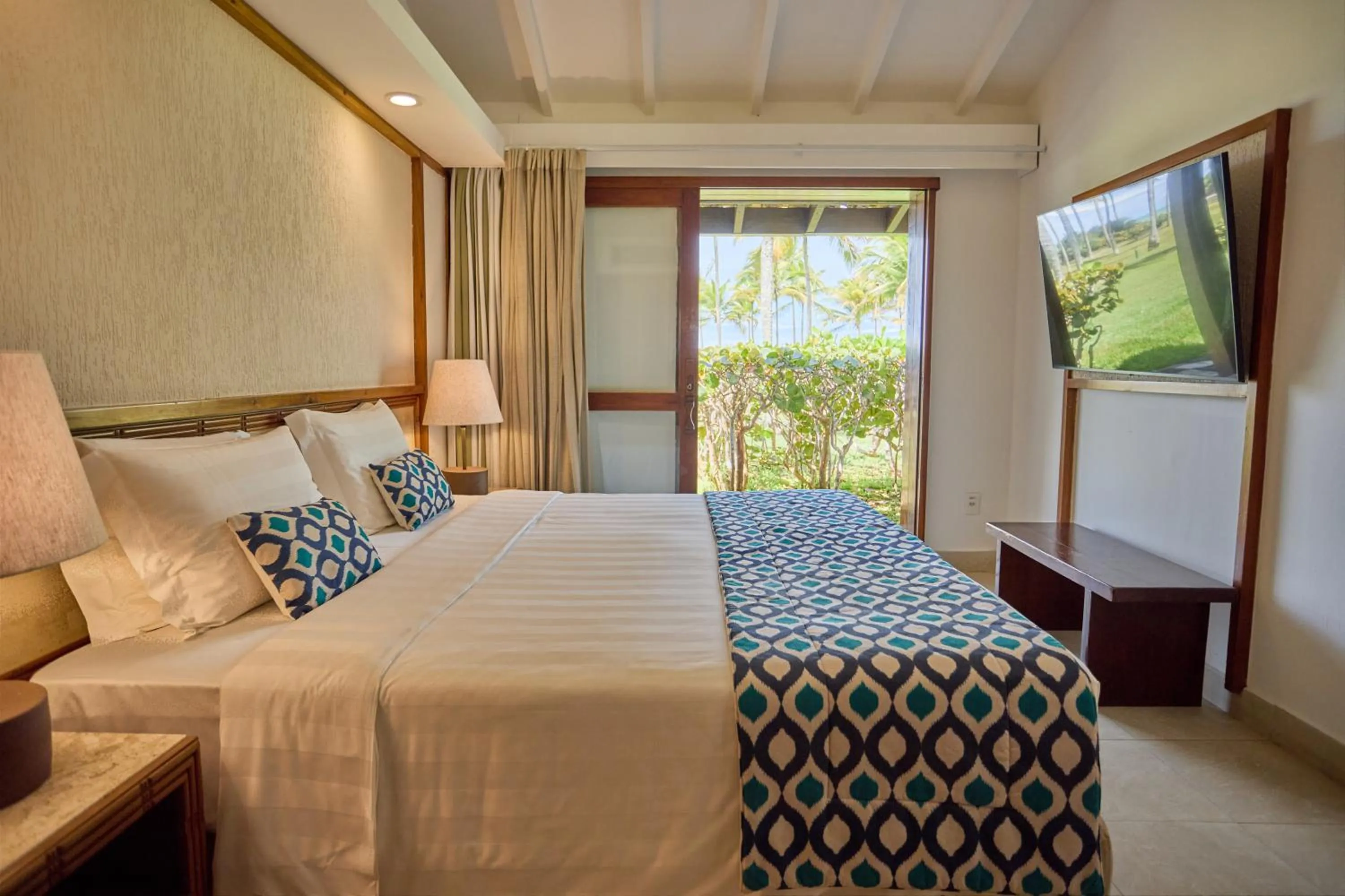 Communal lounge/ TV room, Bed in Transamerica Comandatuba - All Inclusive Resort