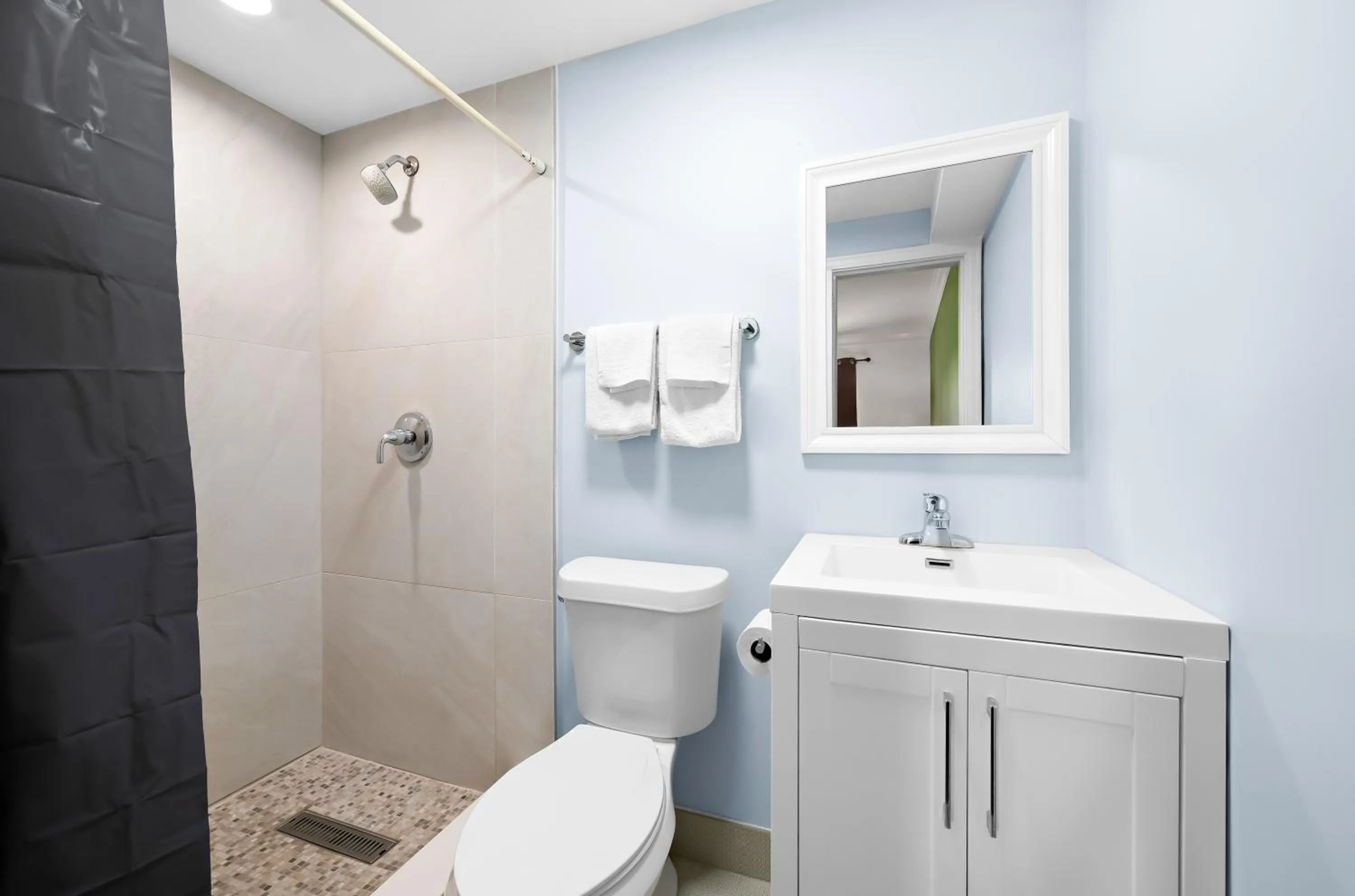 Shower in Americas Best Value Inn Historic Clewiston Inn