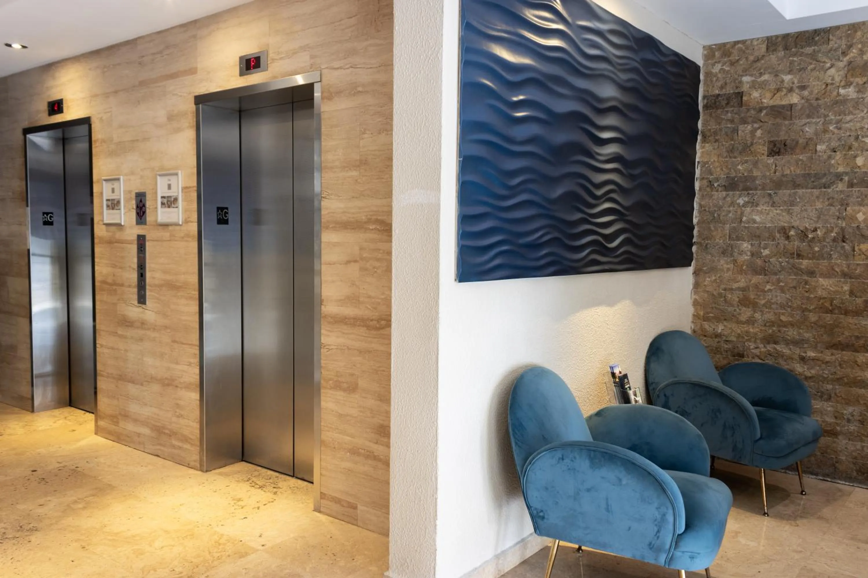 Lobby or reception in Ciqala Suites Hotel - San Juan