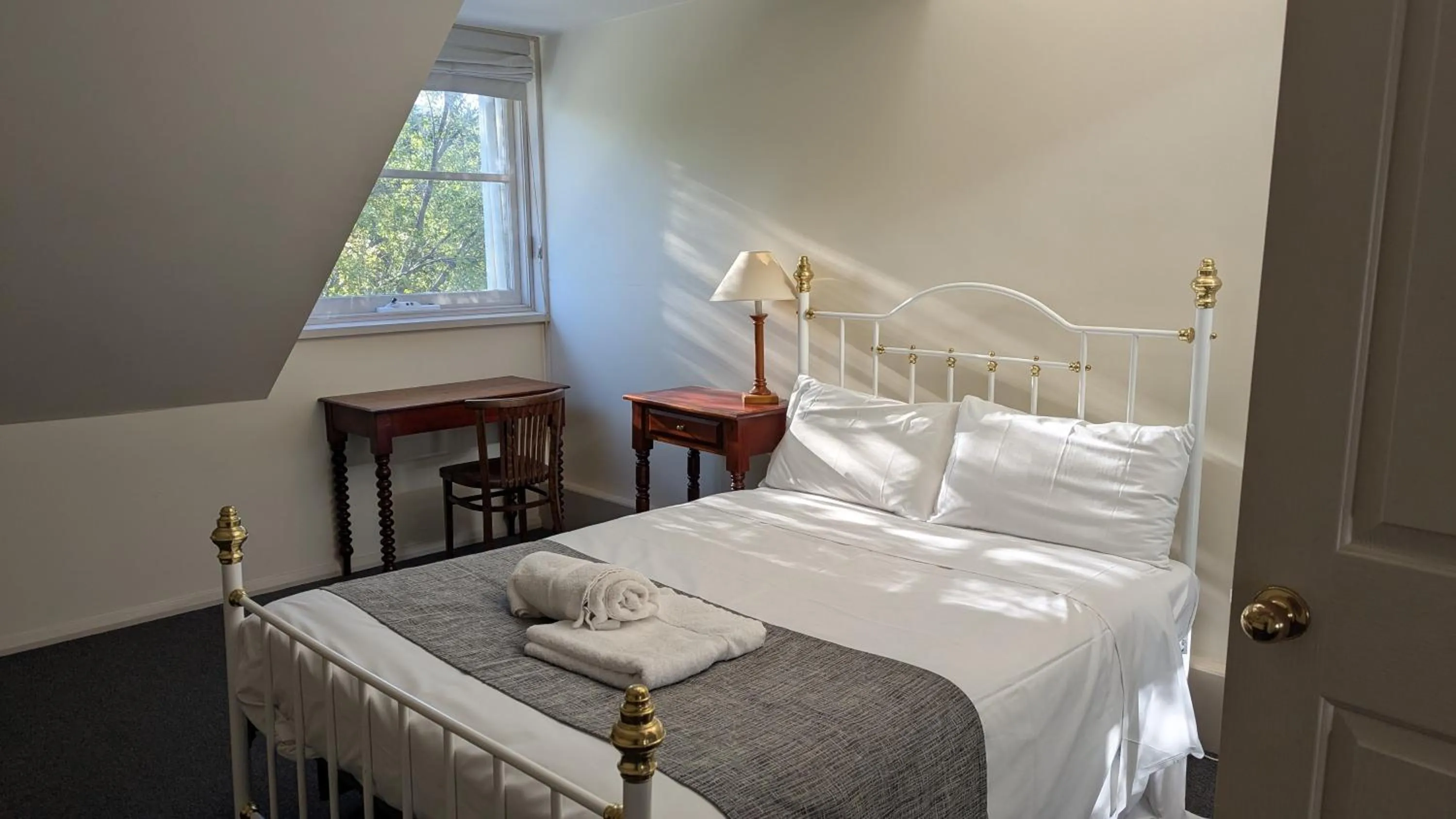 Two-Bedroom Apartment with Mountain View in The Lodge on Elizabeth