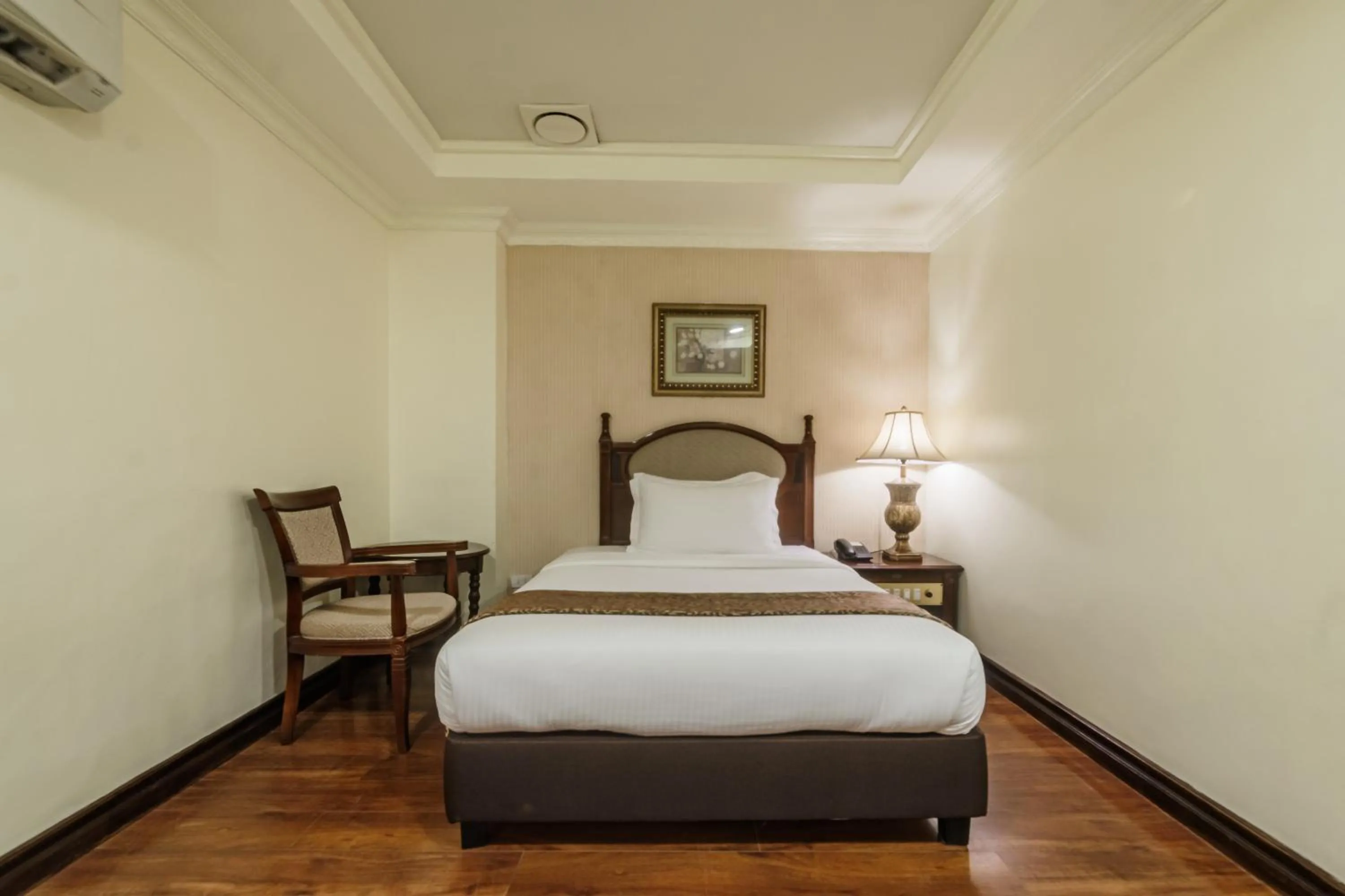 Bed in Villa Caceres Hotel