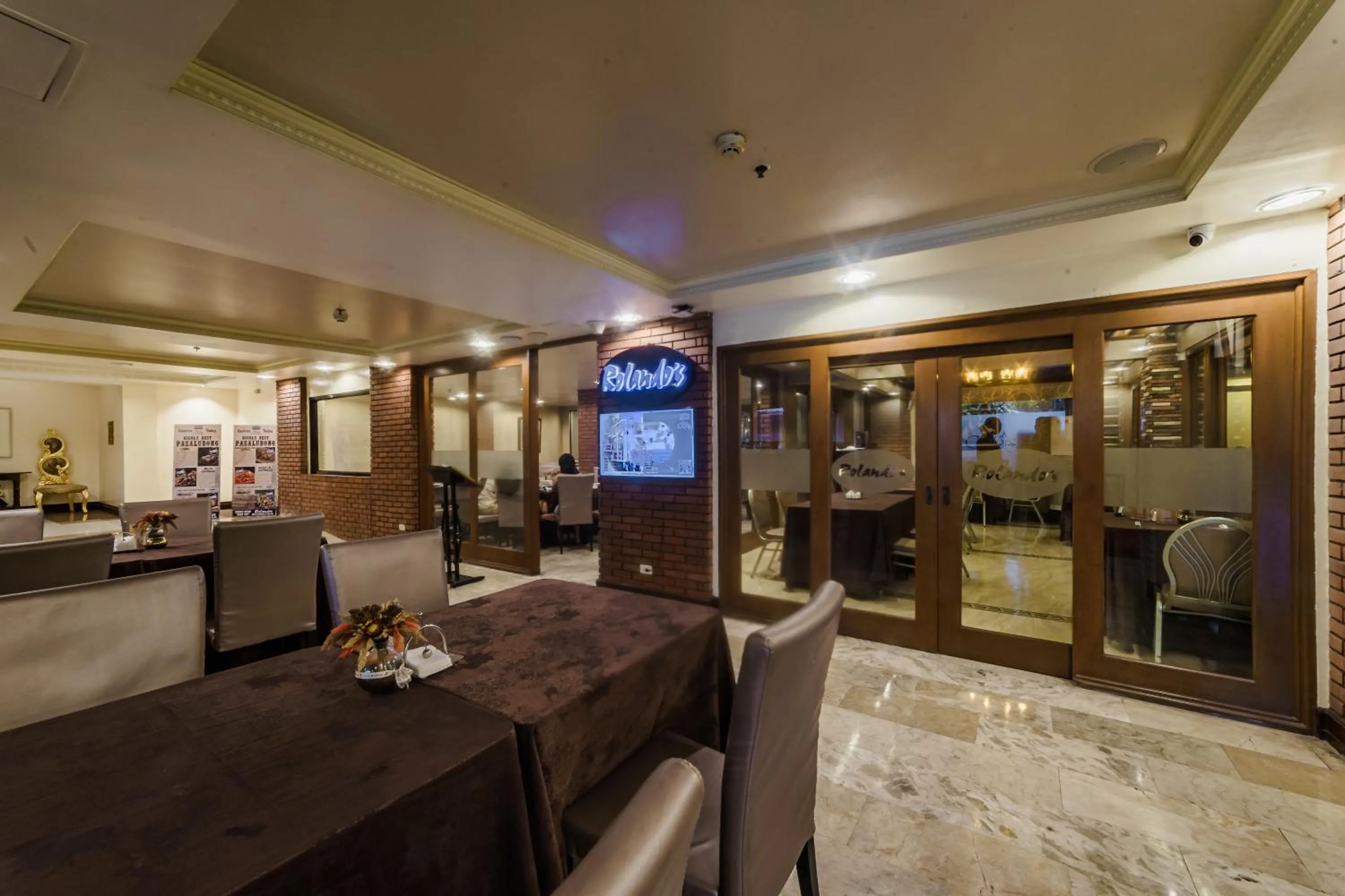 Food and drinks in Villa Caceres Hotel