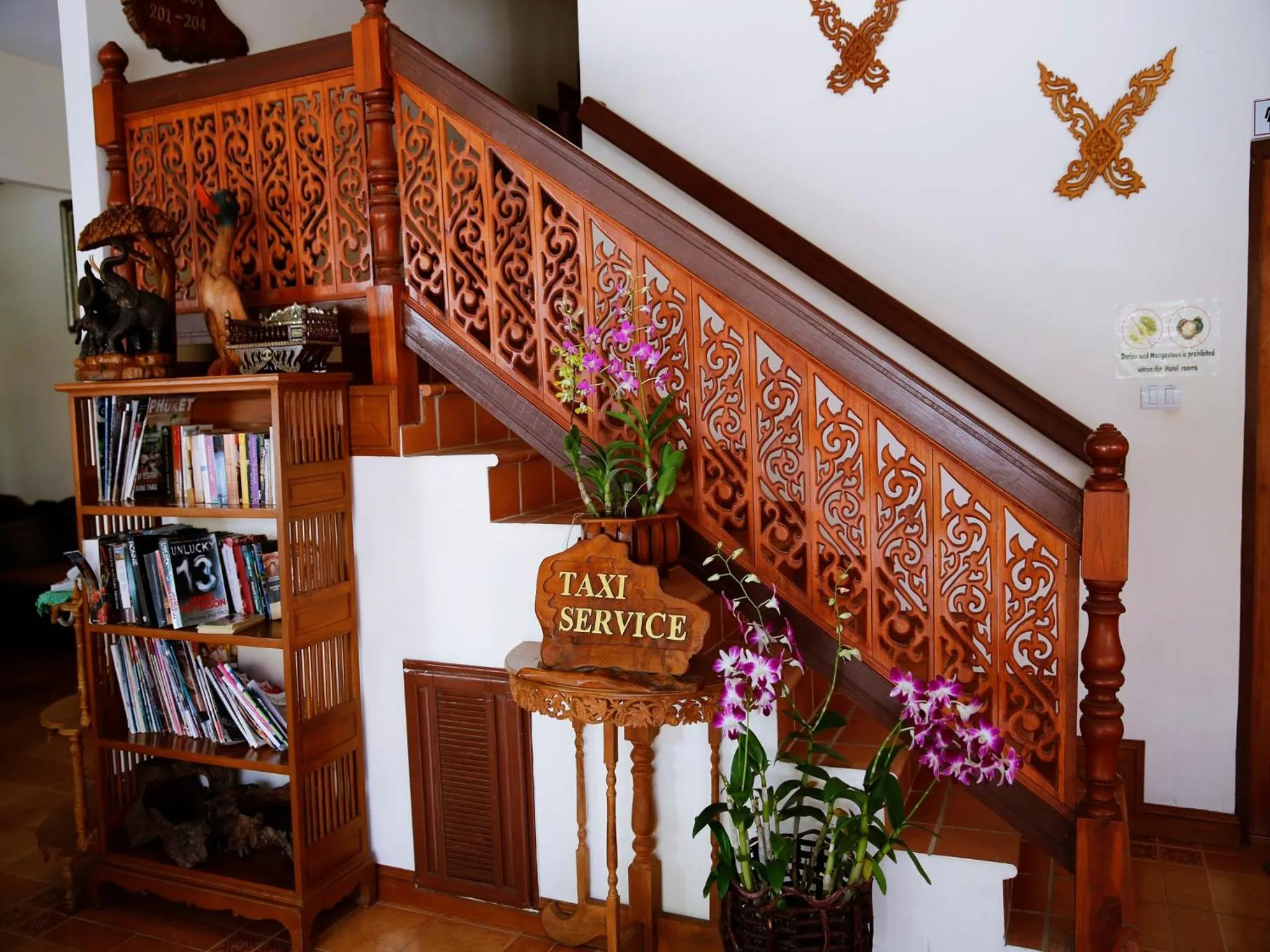 Decorative detail in The Orchid House - SHA Extra Plus