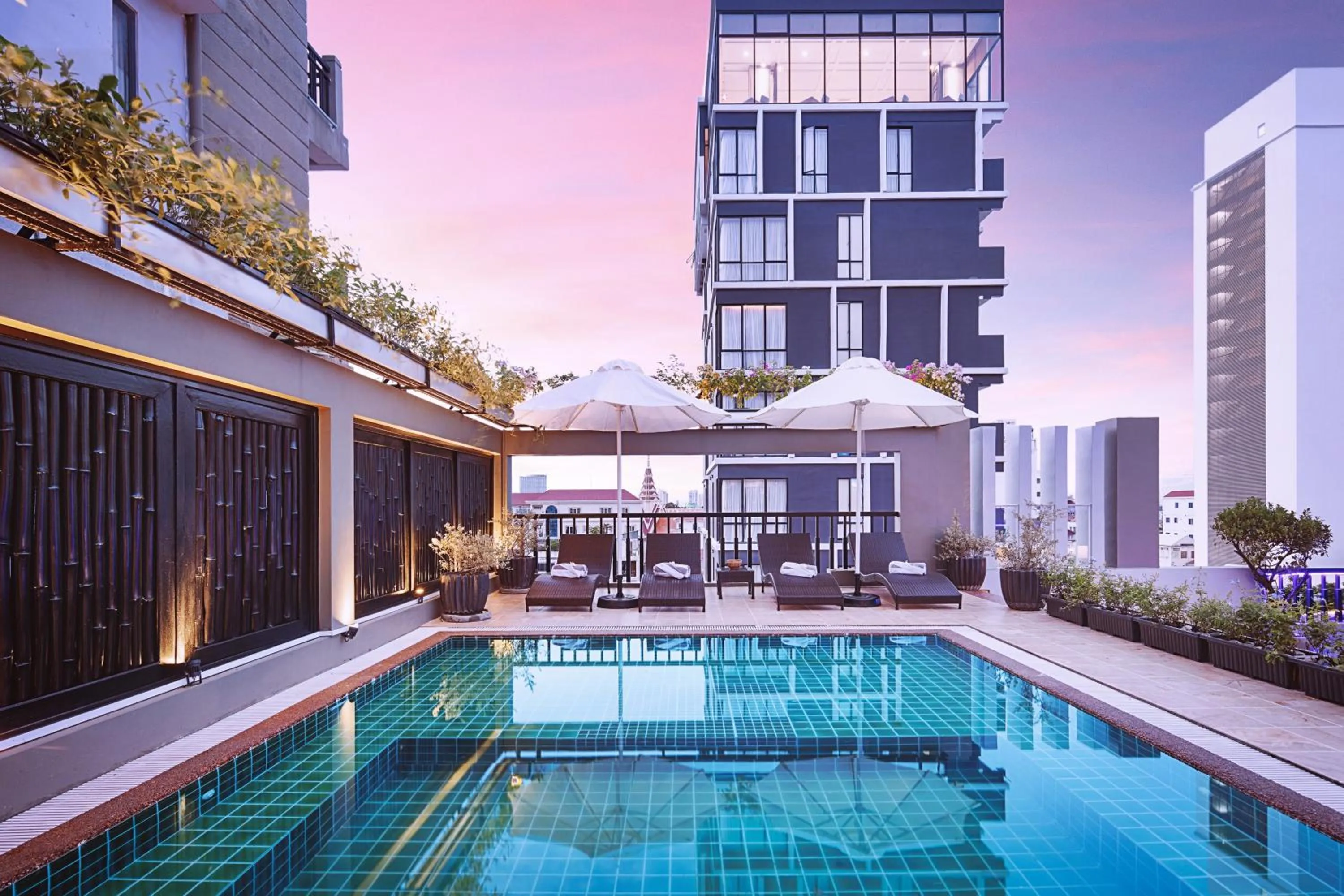 Swimming pool in King Grand Boutique Hotel