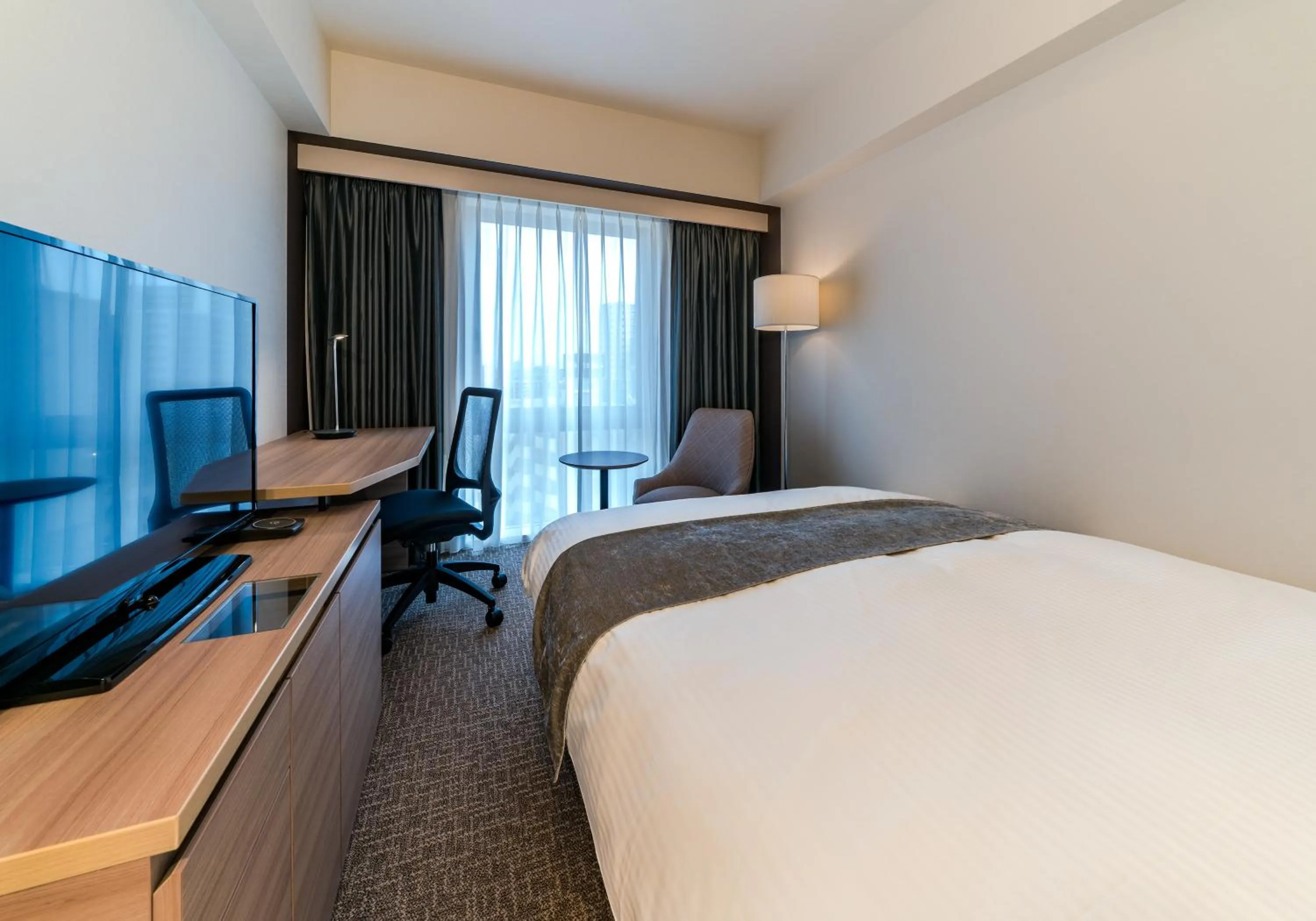 Photo of the whole room, Bed in Daiwa Roynet Hotel Chiba-chuo