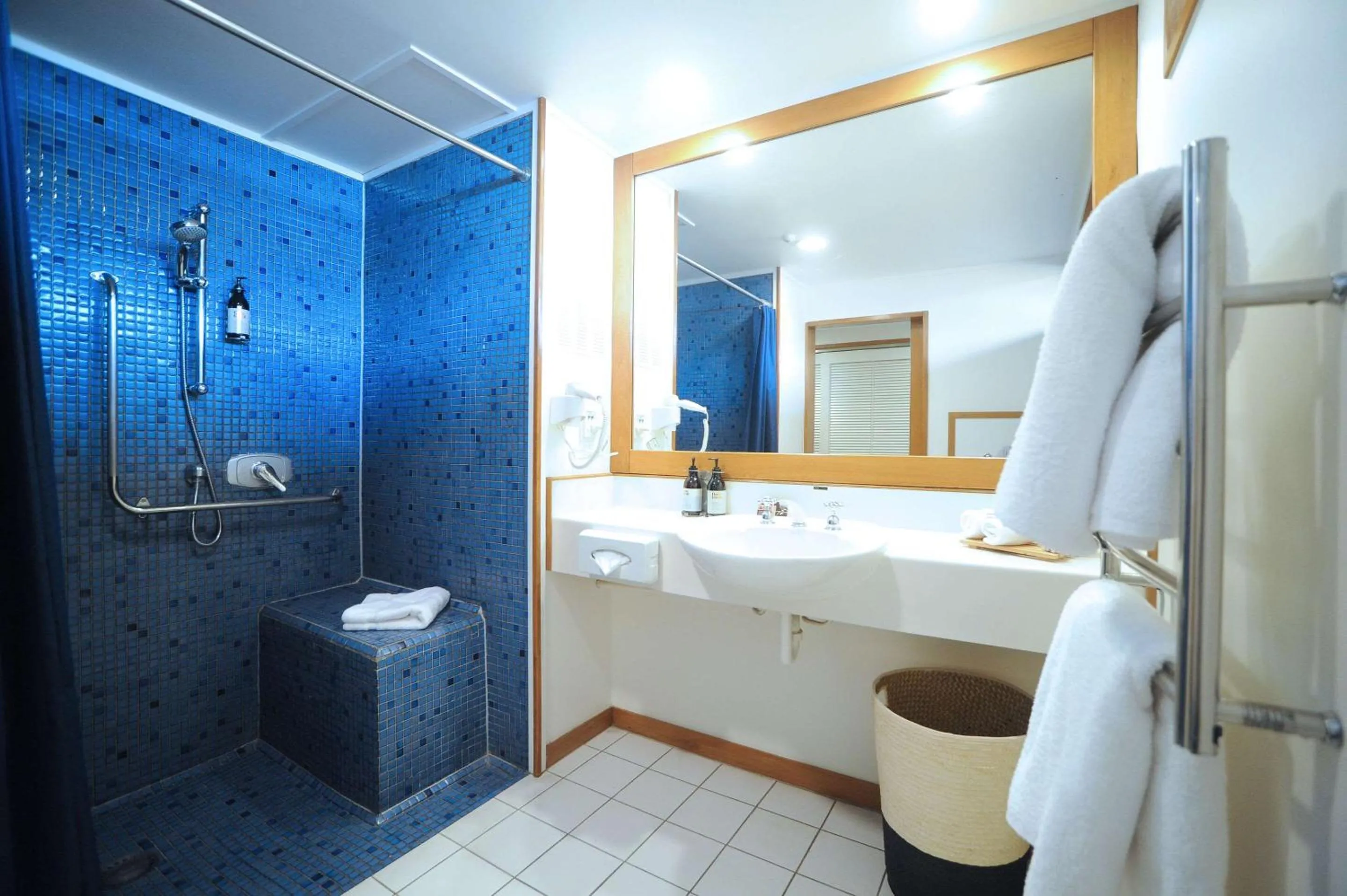 Bedroom in Quality Hotel Lincoln Green