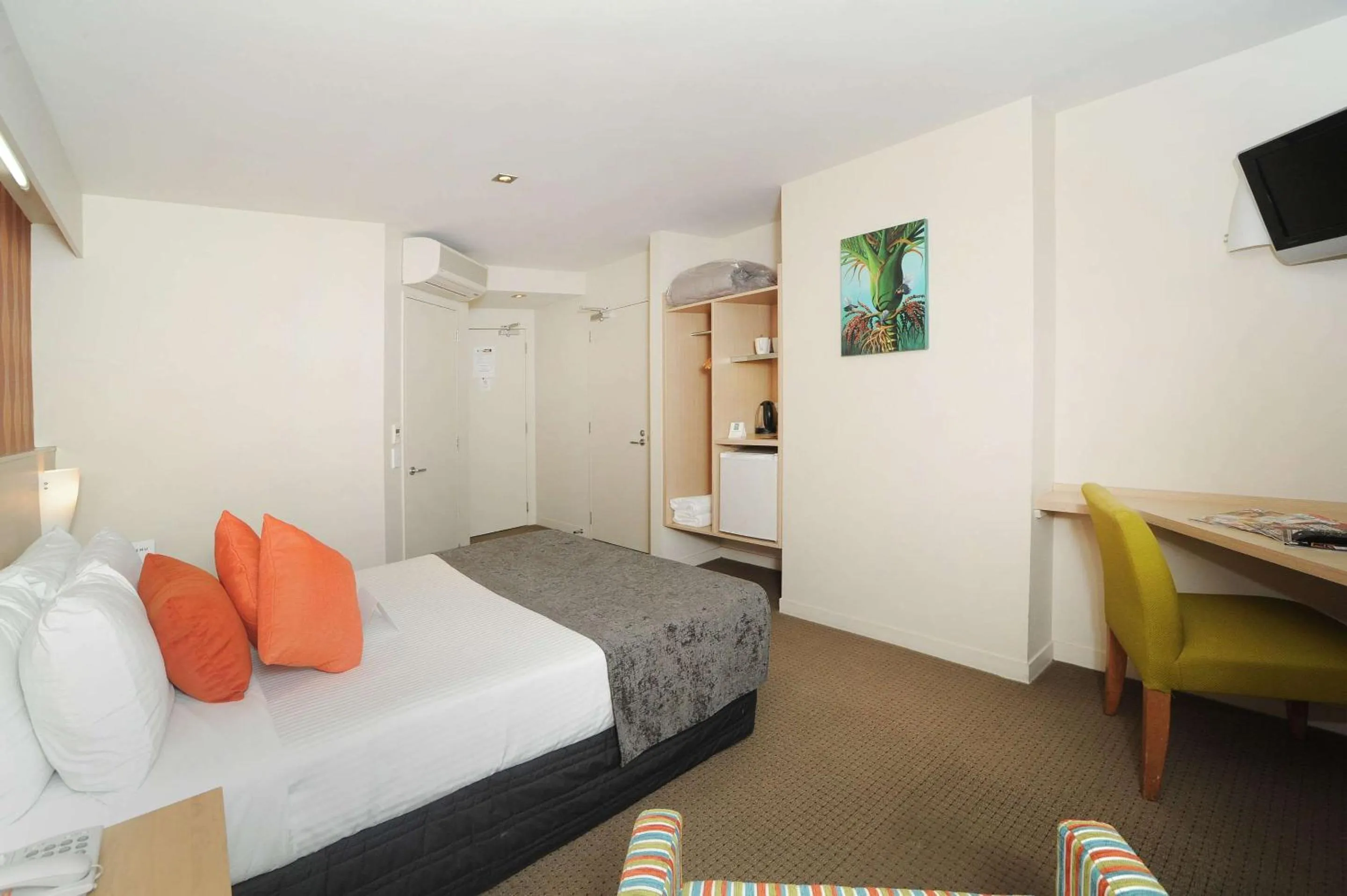 Bedroom, Bed in Quality Hotel Lincoln Green