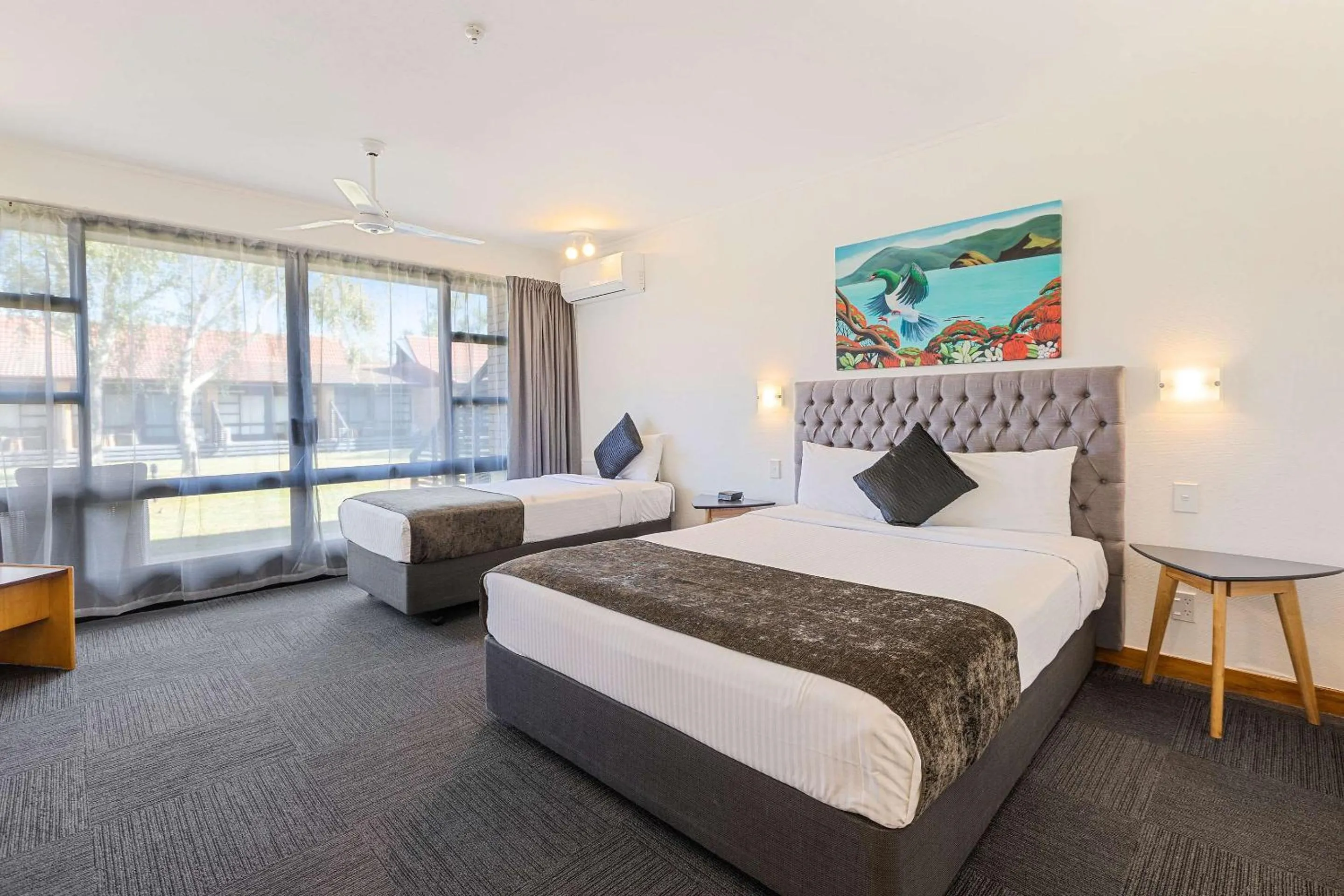 Bedroom, Bed in Quality Hotel Lincoln Green