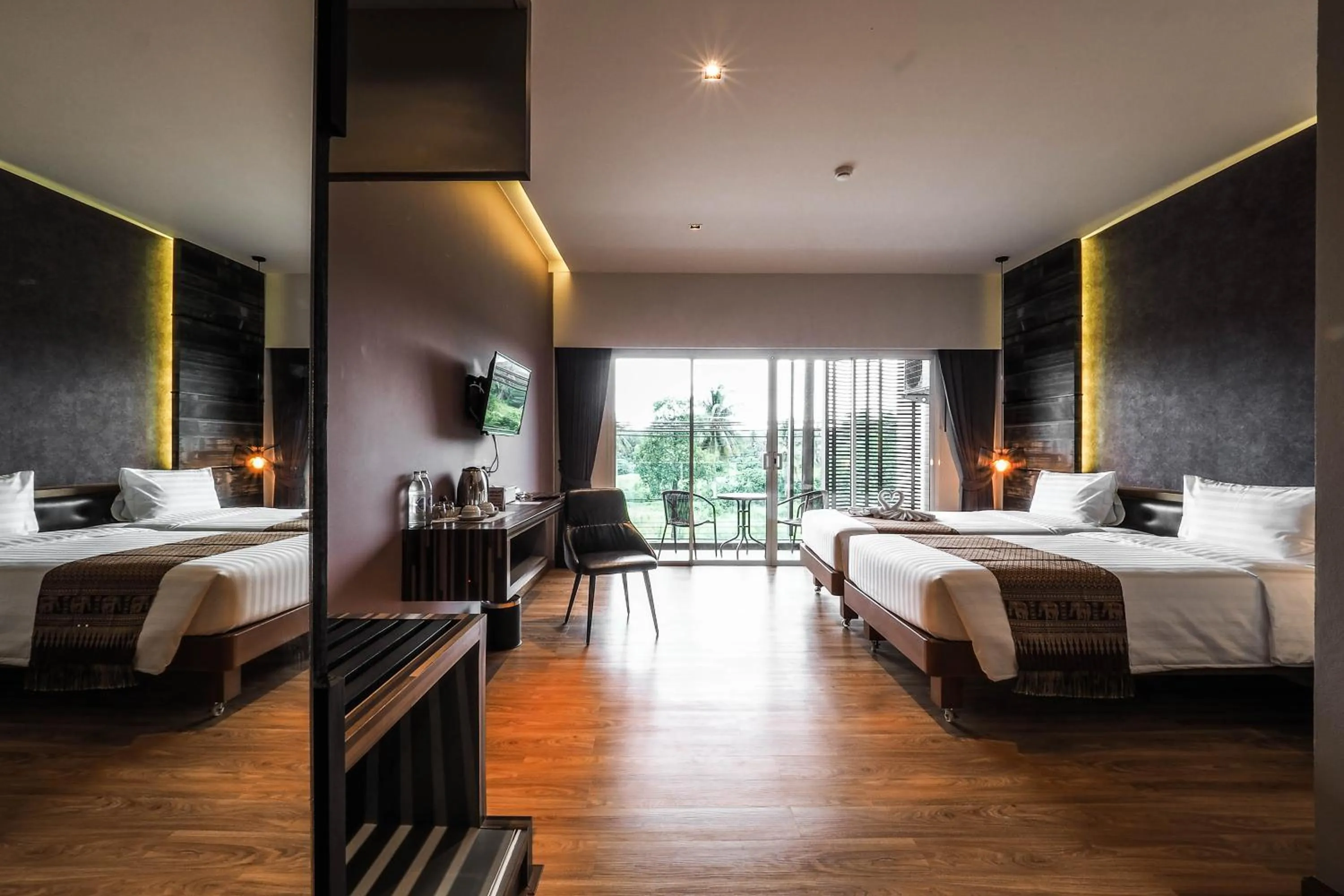 Bed in The Glory Gold