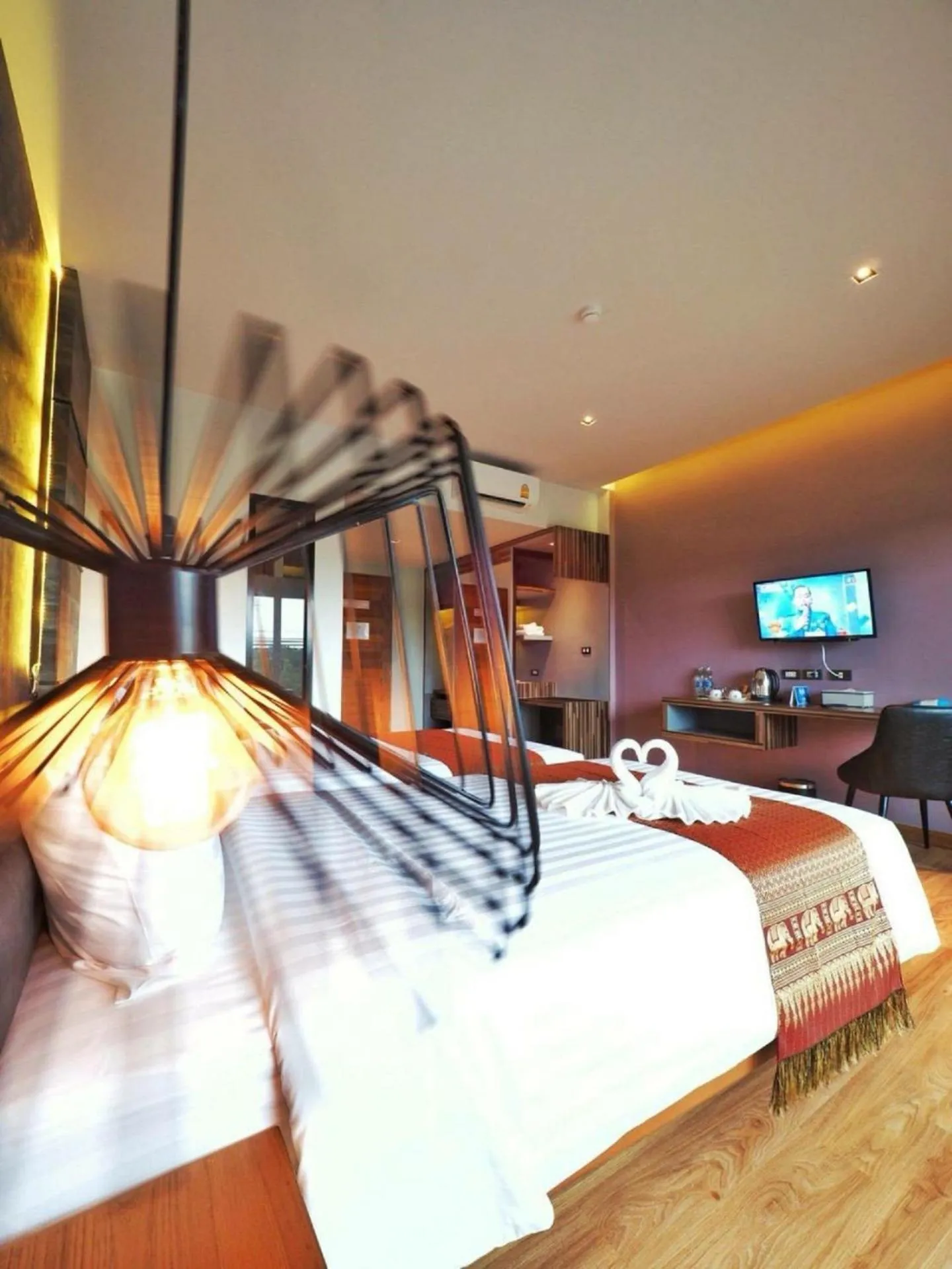 Bed in The Glory Gold