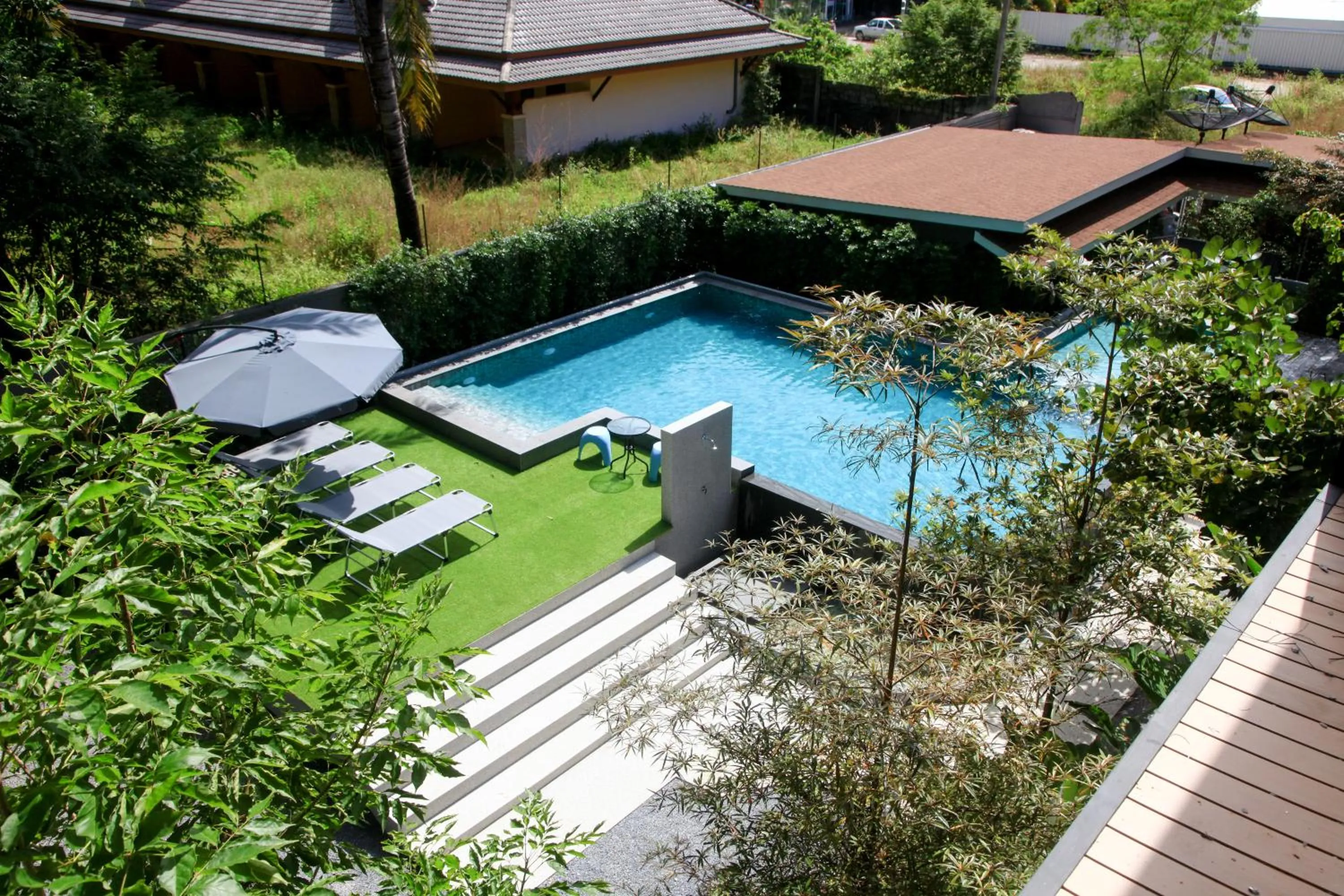 Swimming pool in The Glory Gold