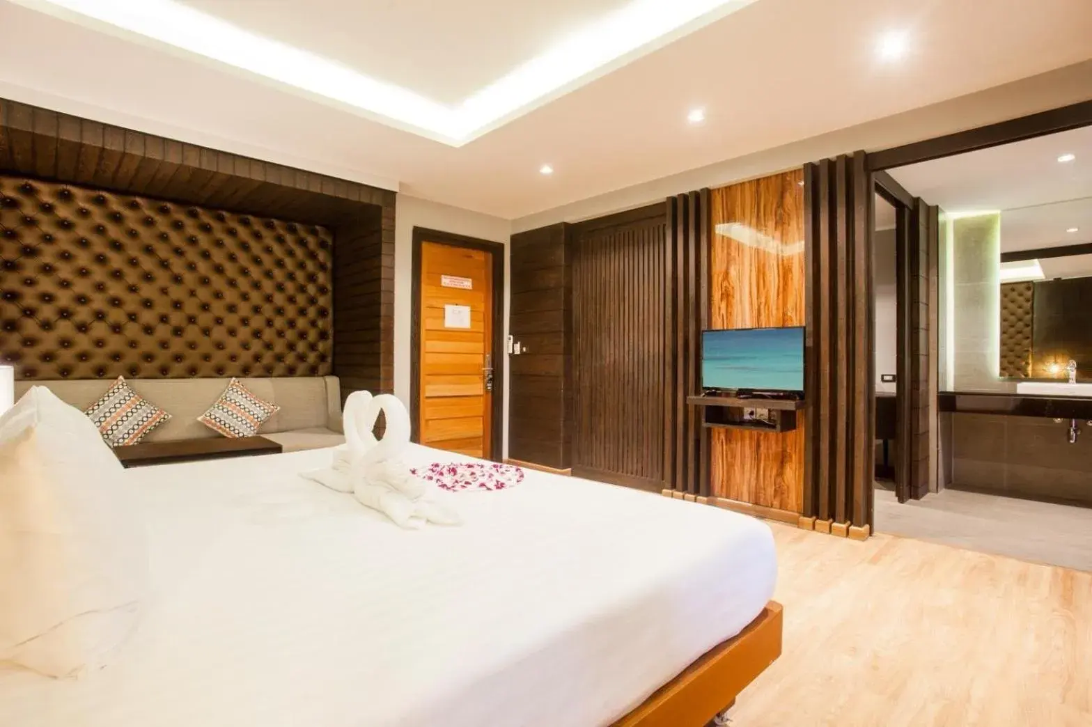 Junior Suite in The Glory Gold Junior Suite in The Glory Gold