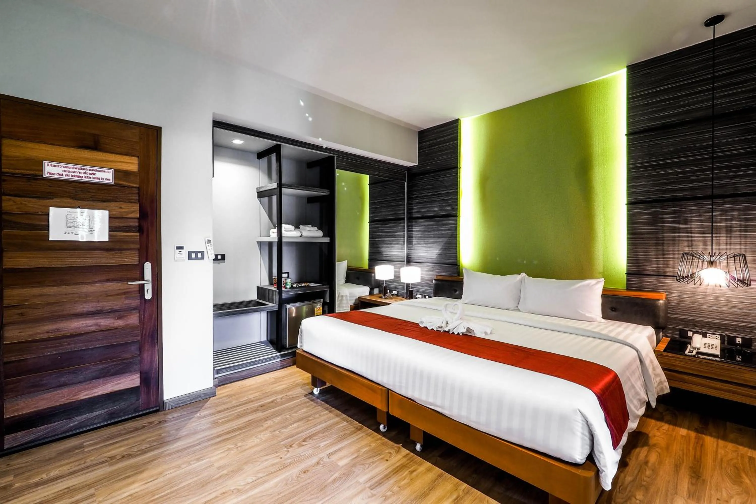 Bed in The Glory Gold