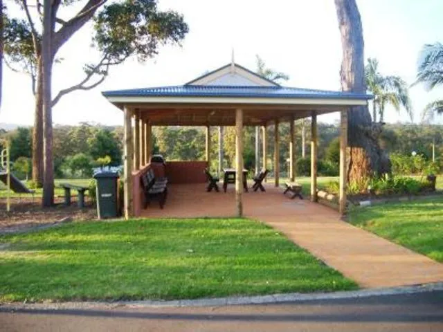 Area and facilities in Tabourie Lake Motor Inn