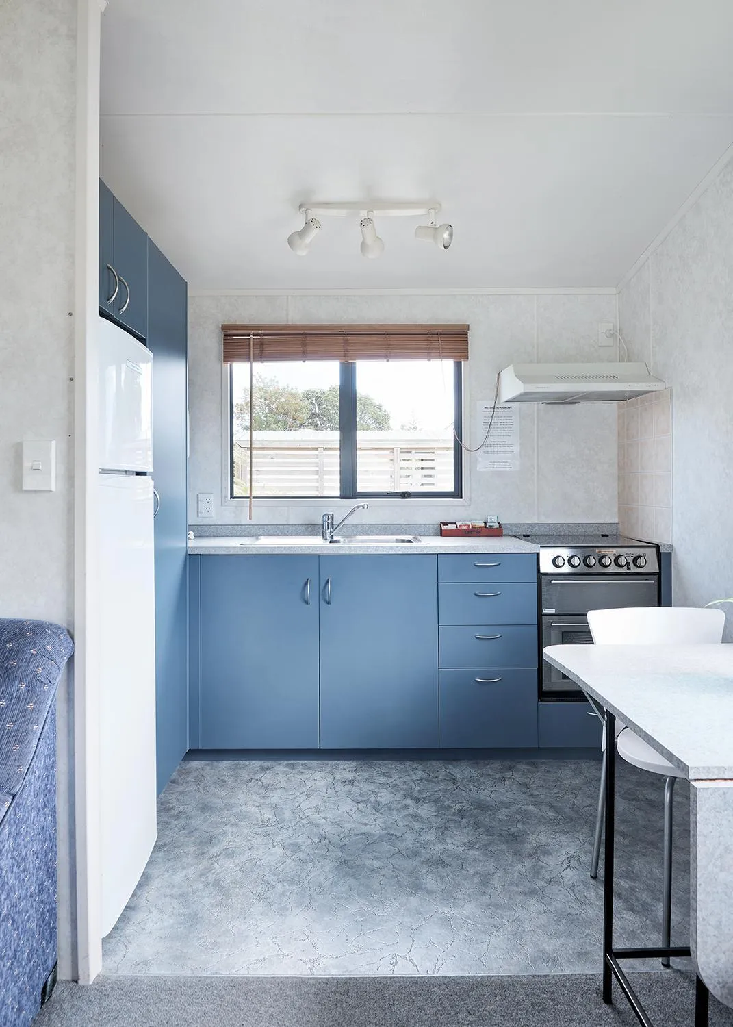 Kitchen or kitchenette in Mercury Bay Holiday Park