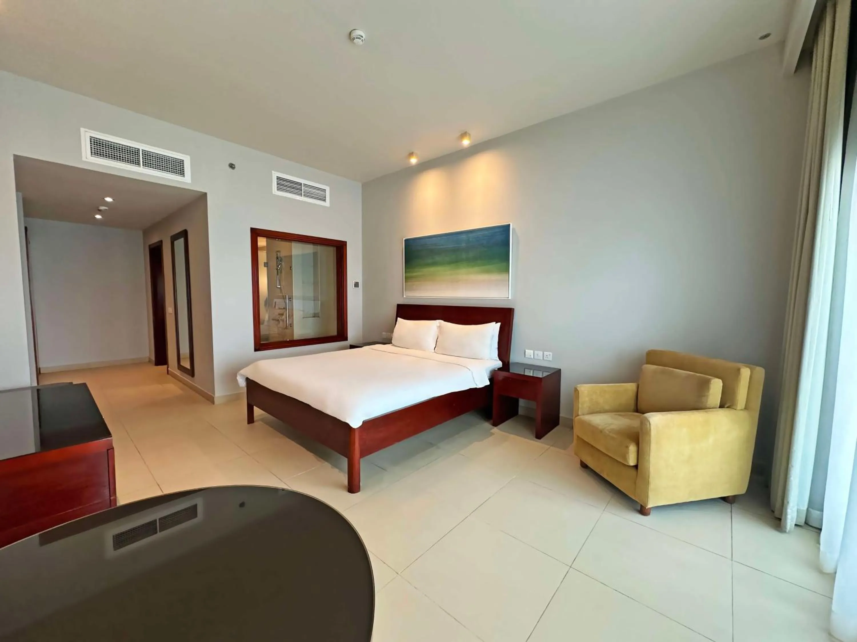 Photo of the whole room, Bed in Radisson Blu Resort, Fujairah