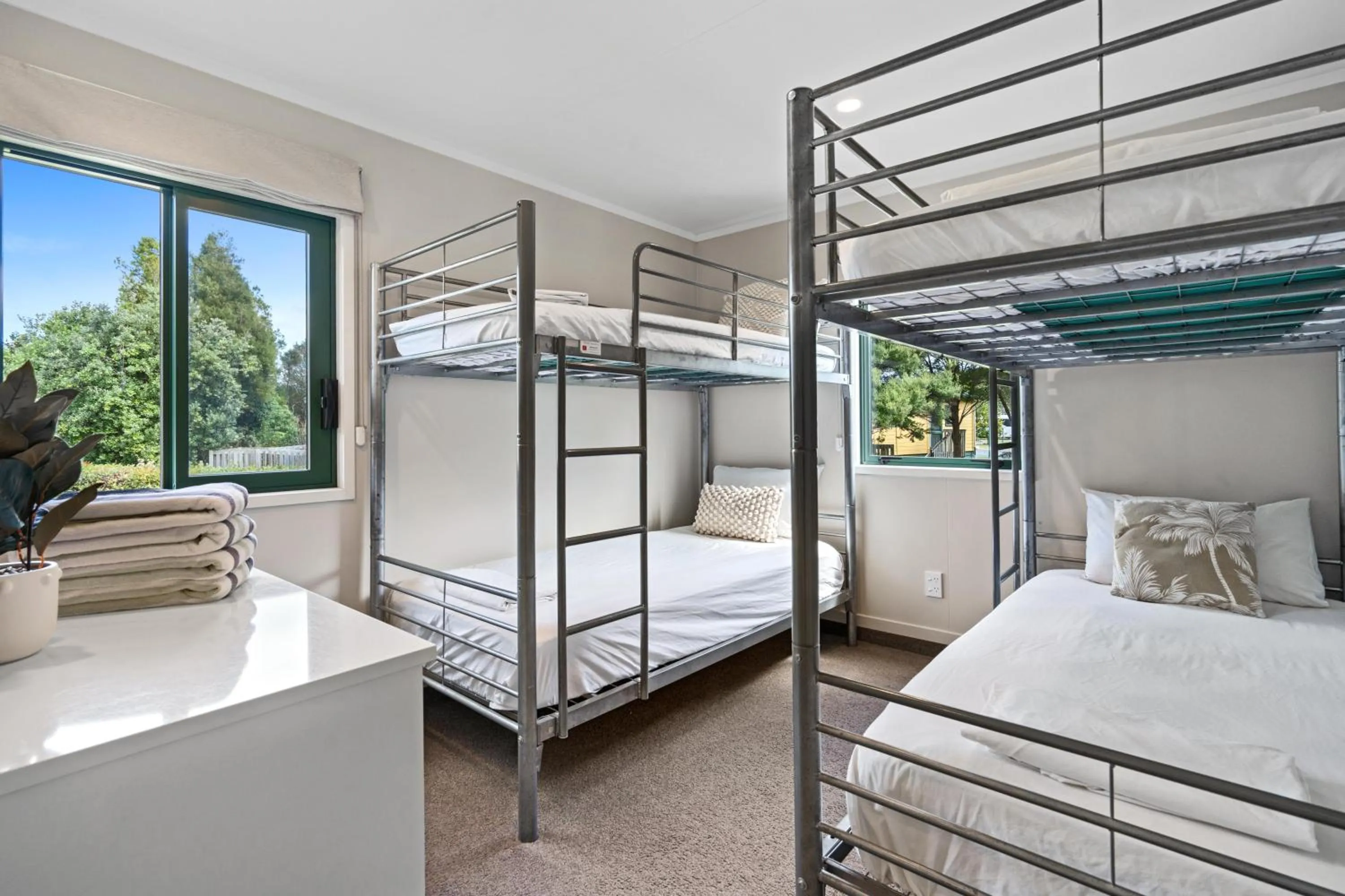 Bed in Tasman Holiday Parks - Miranda