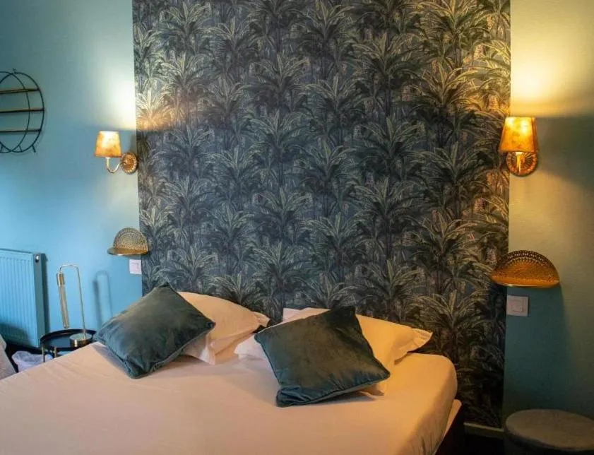 Bed in Nouvel Hôtel