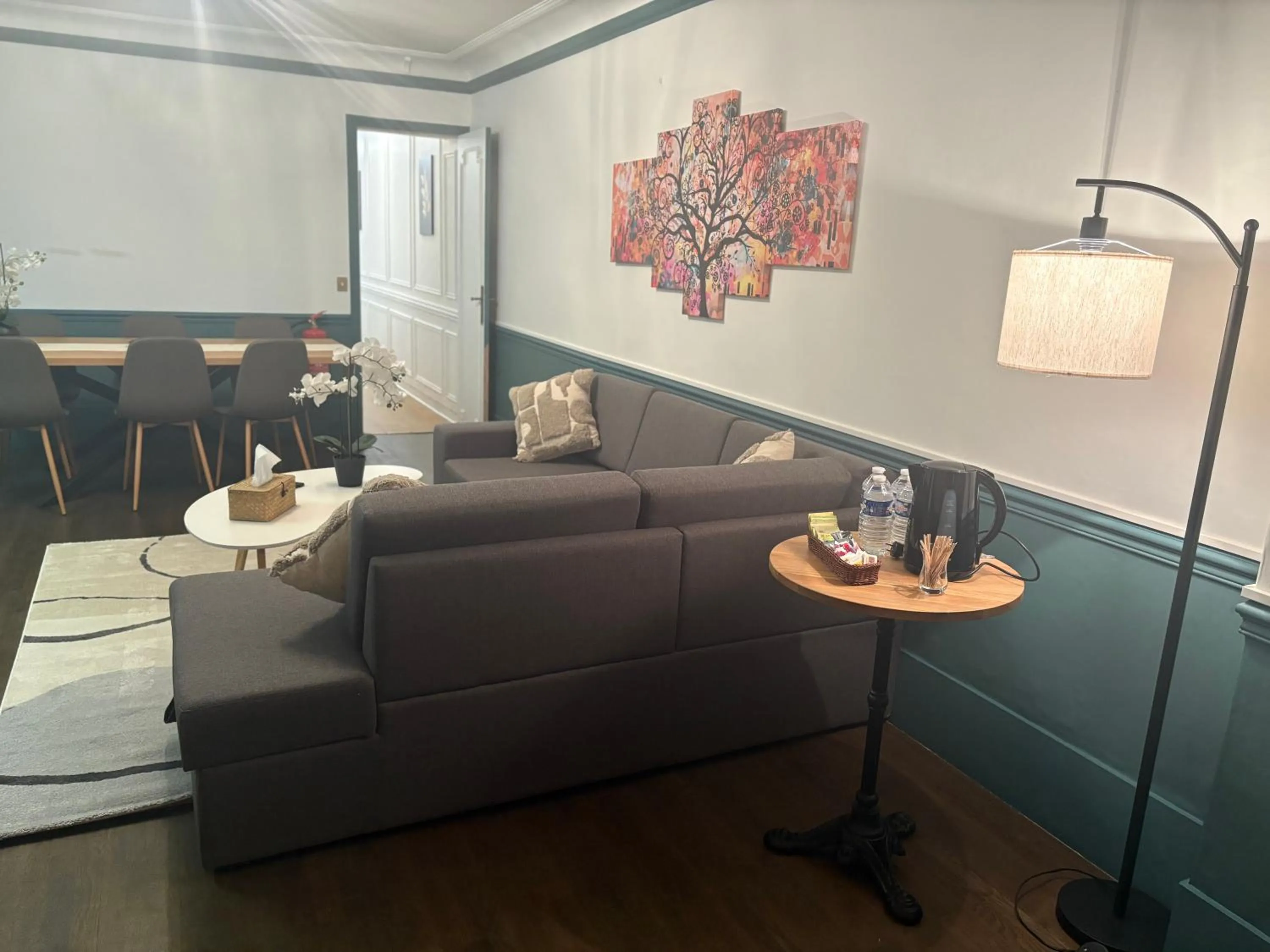 Seating area in Nouvel Hôtel