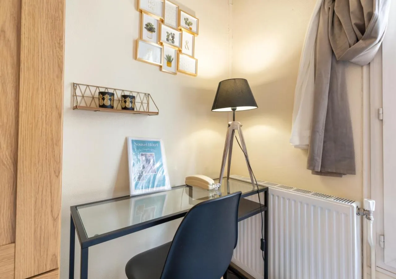 Bedroom in Nouvel Hôtel