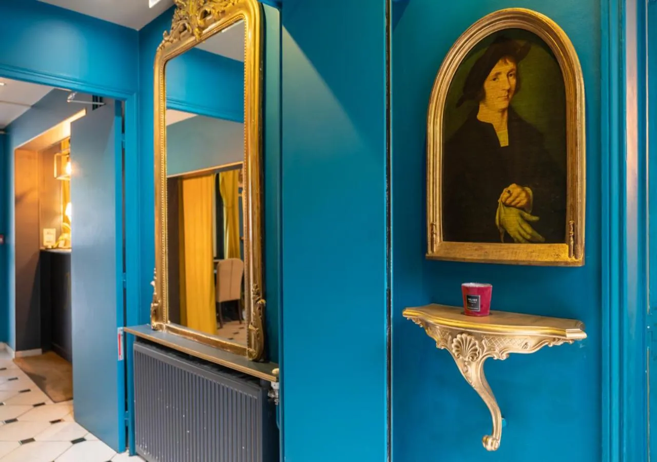 Lobby or reception in Nouvel Hôtel