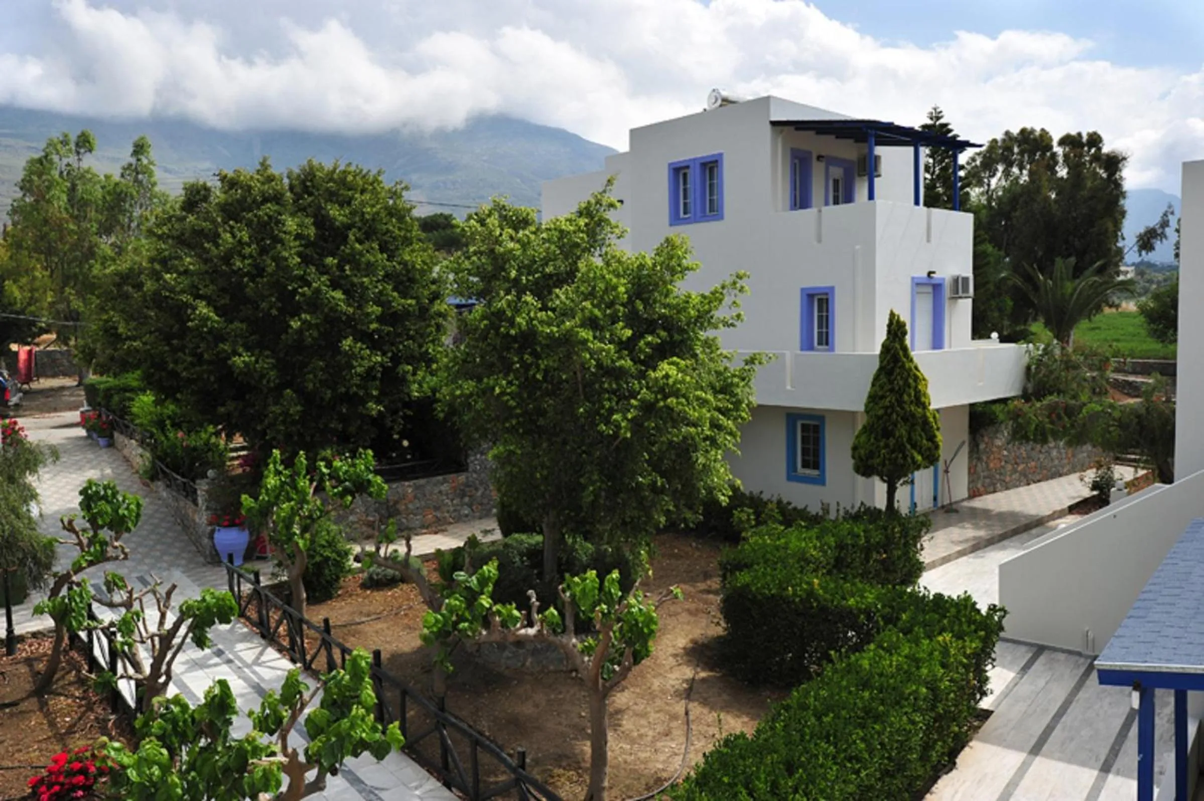 Facade/entrance in Anna Ageliki